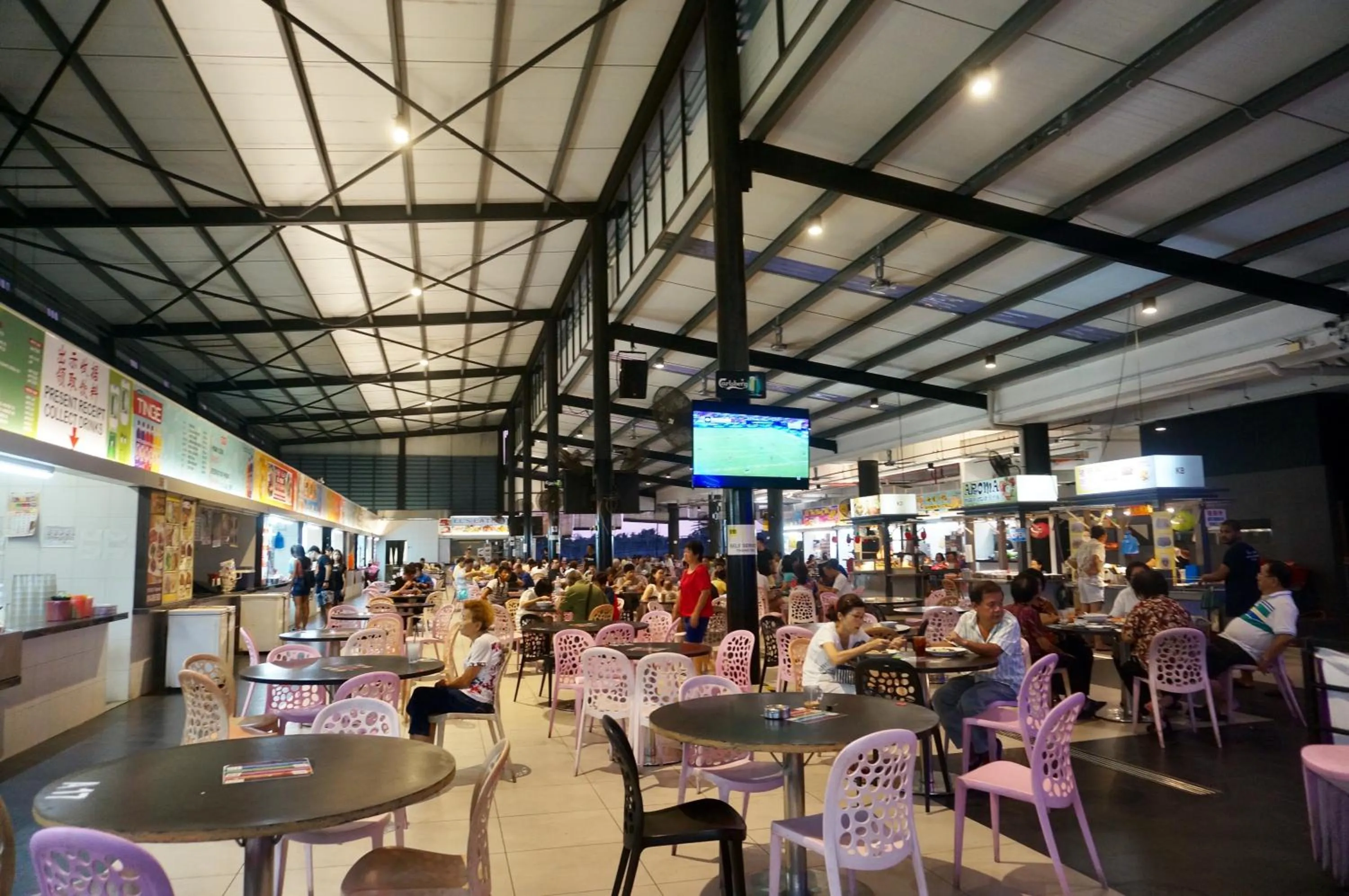 Restaurant/places to eat in Beverly Hotel