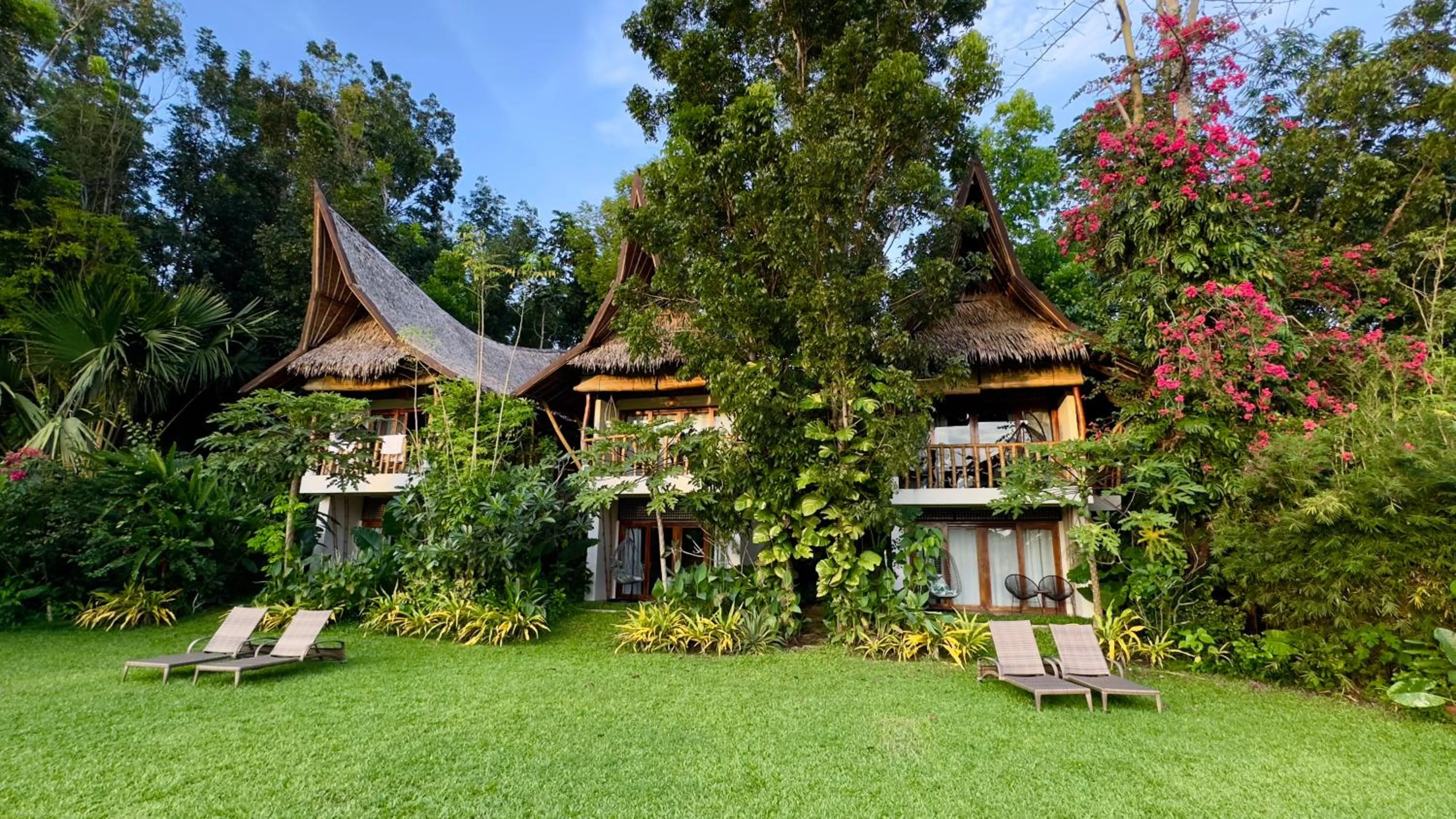 Property building in Fox & The Firefly Cottages