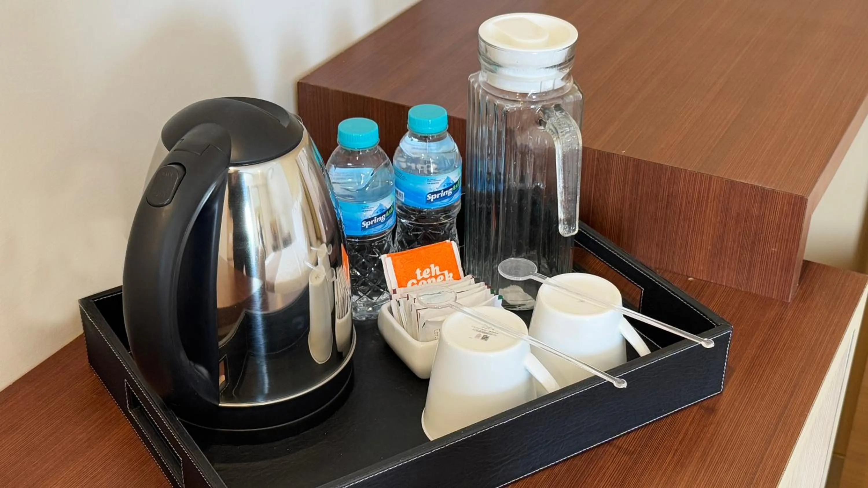 Coffee/tea facilities in Lorin Syariah Solo Hotel