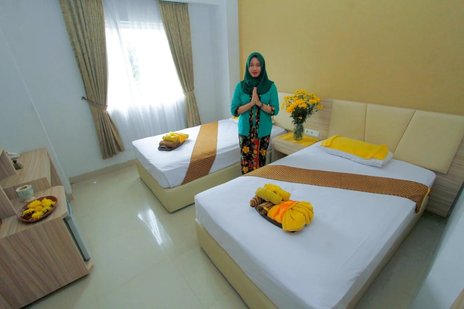 Massage, Bed in Lorin Syariah Solo Hotel