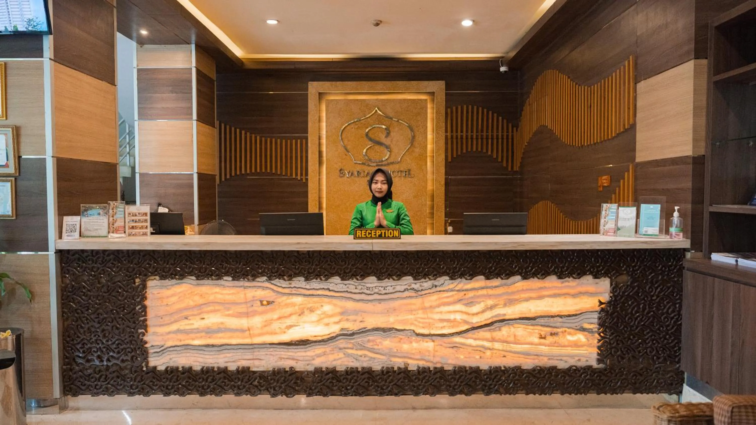 Lobby or reception in Lorin Syariah Solo Hotel