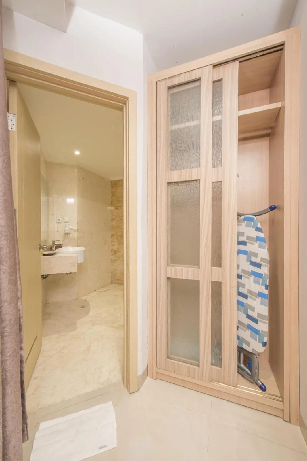 Area and facilities in Lorin Syariah Solo Hotel