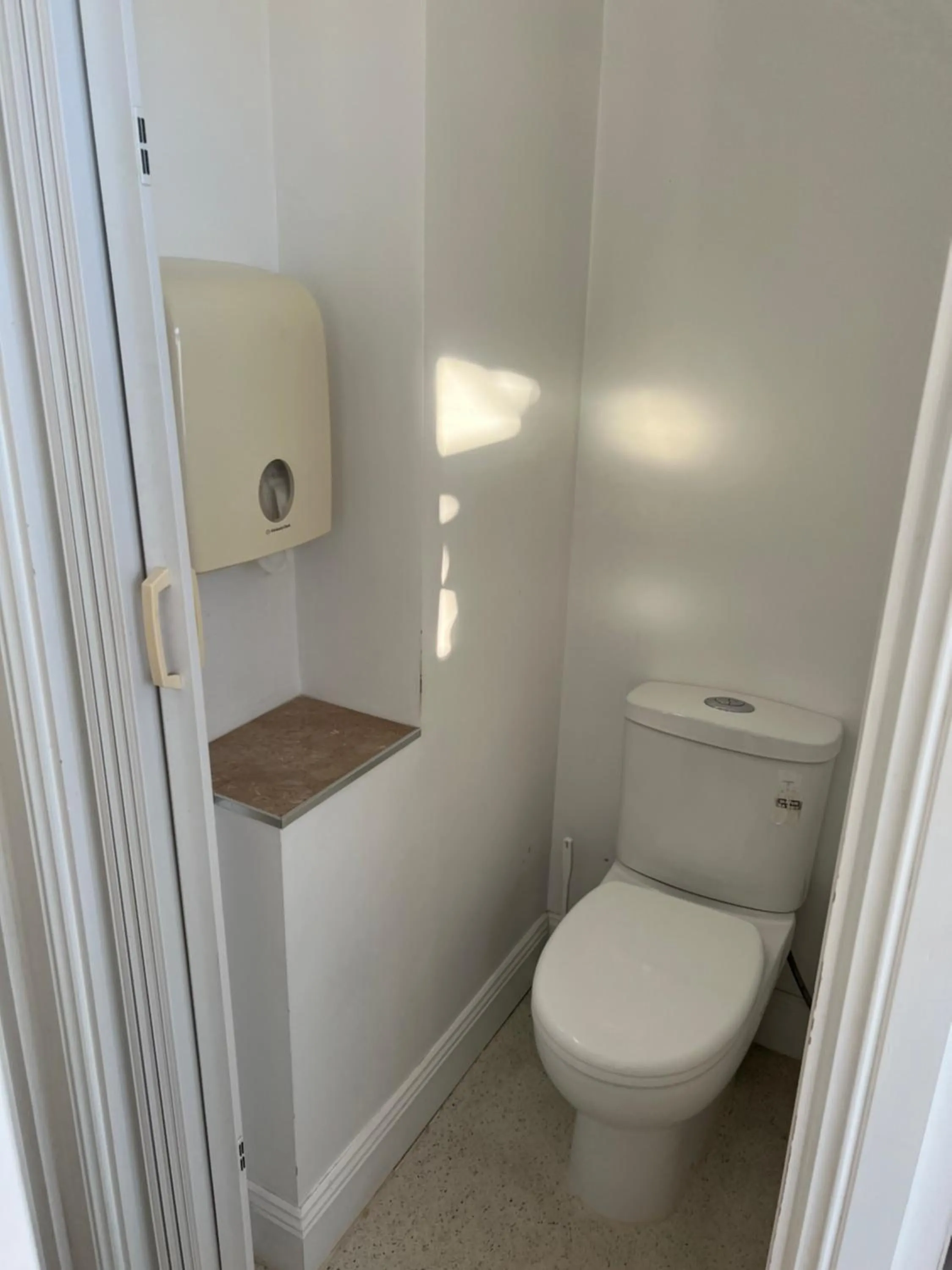 Toilet in Manly Bunkhouse