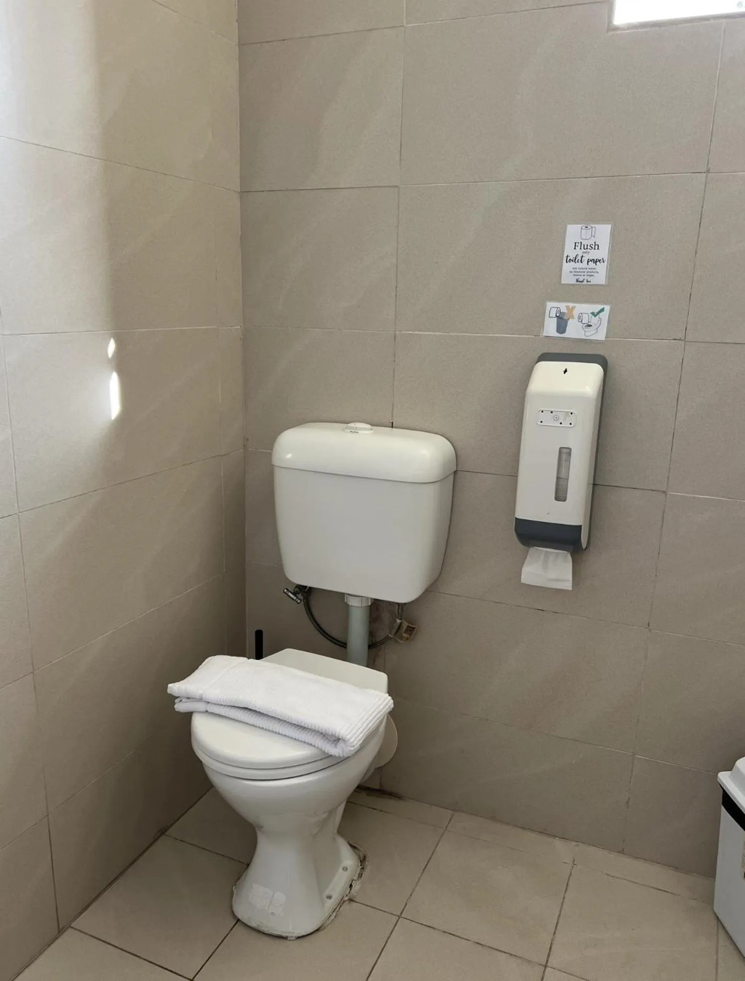 Toilet in Manly Bunkhouse