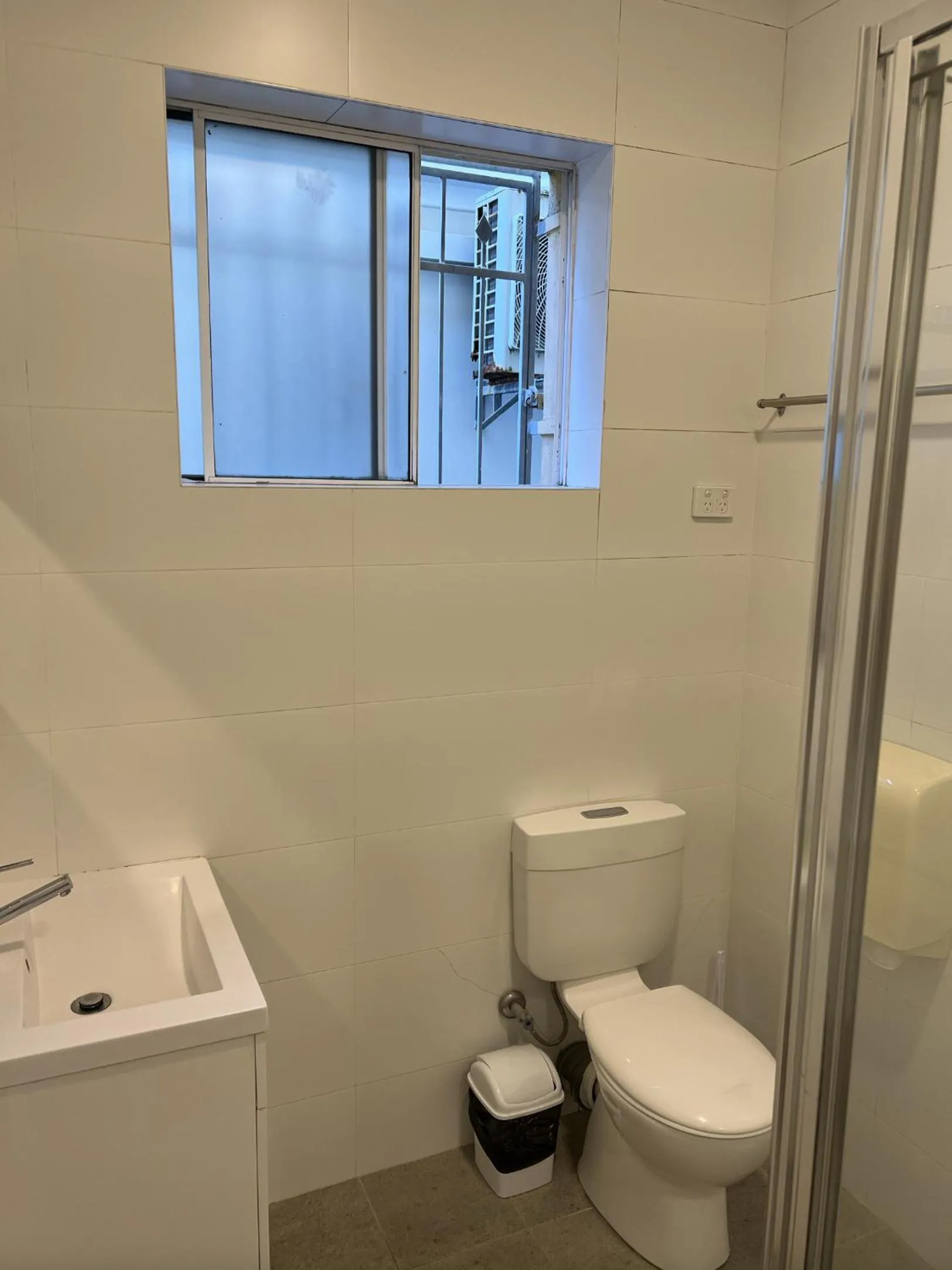 Toilet in Manly Bunkhouse