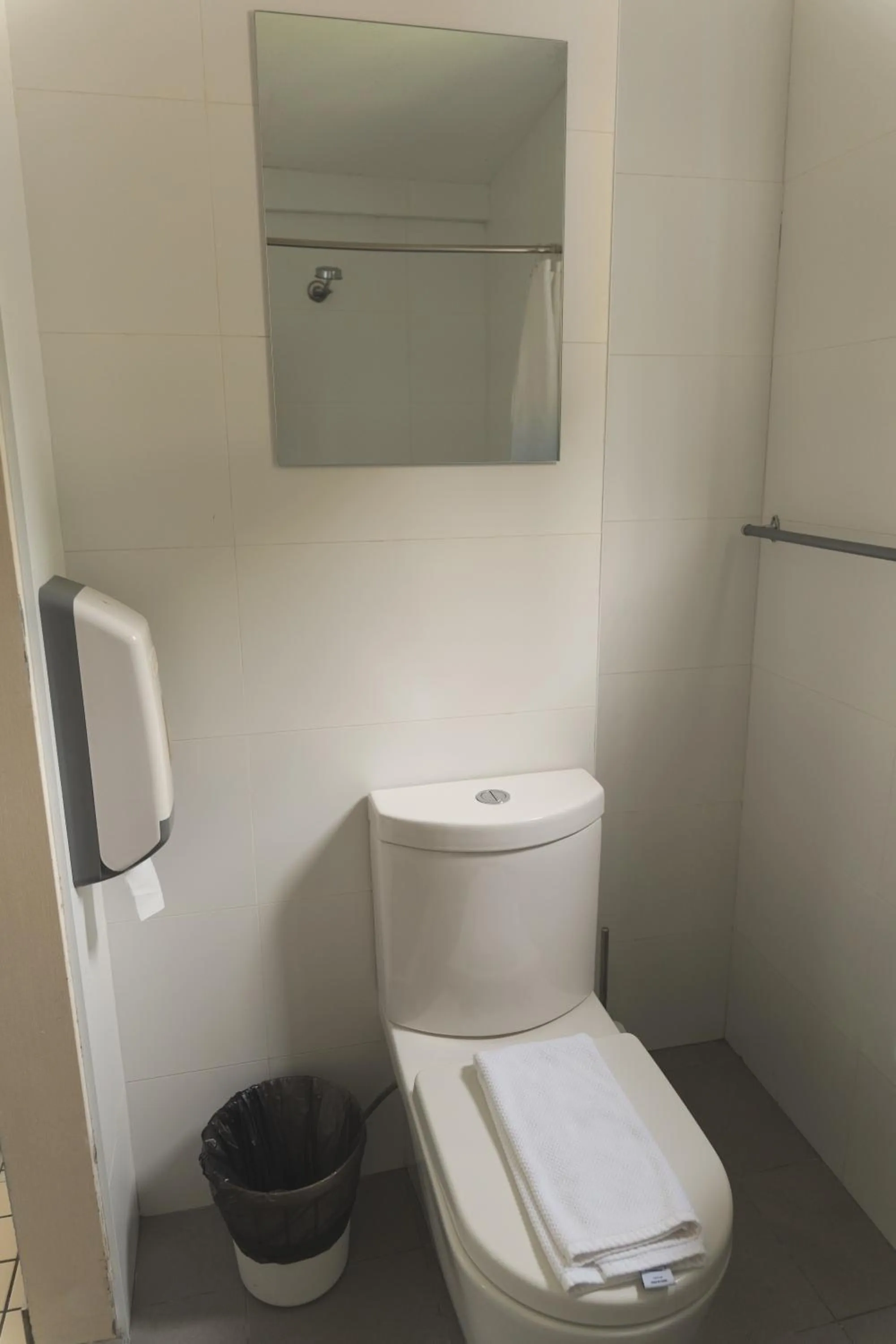 Toilet in Manly Bunkhouse