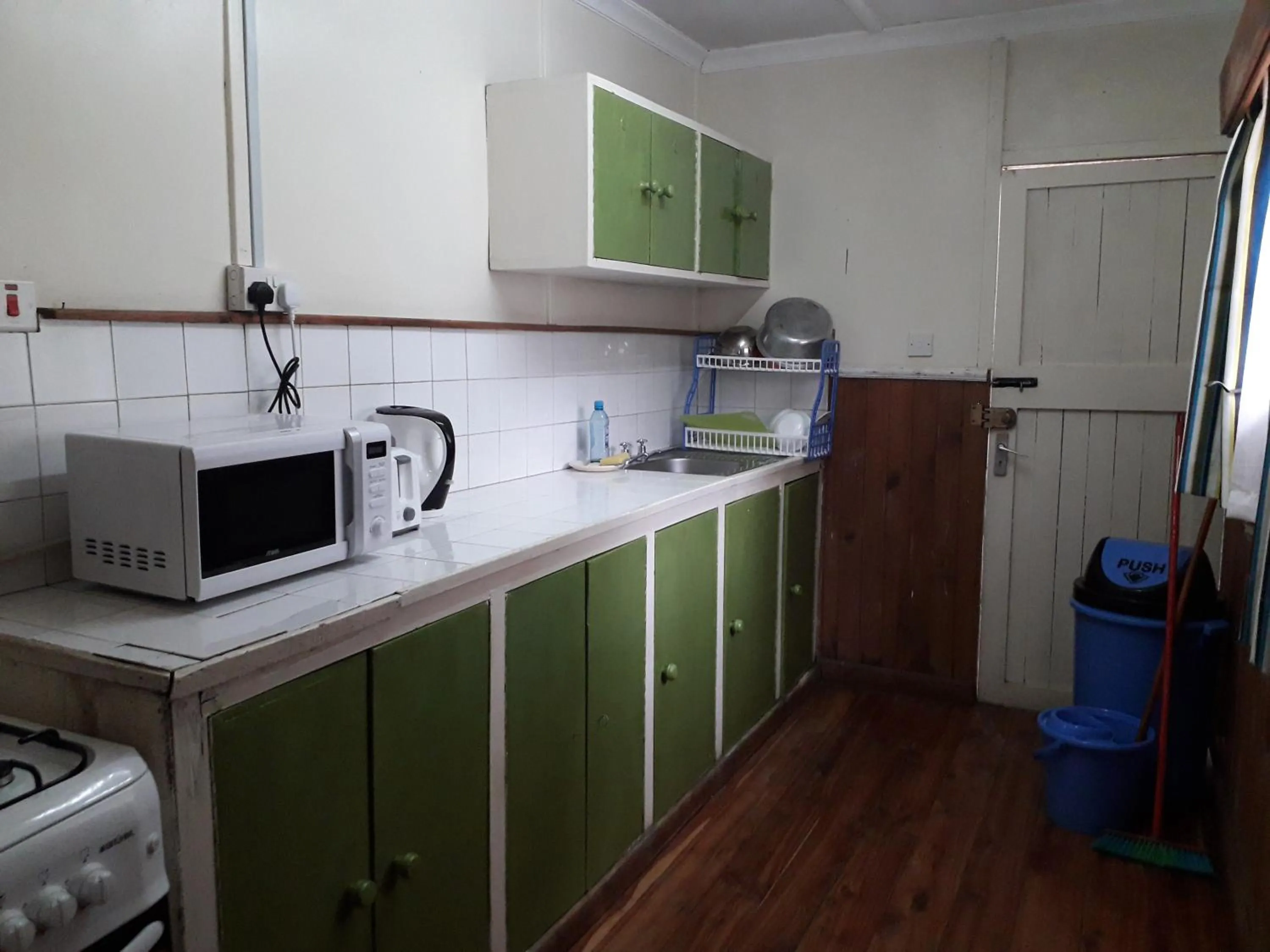 Kitchen or kitchenette in Naro Moru River Lodge