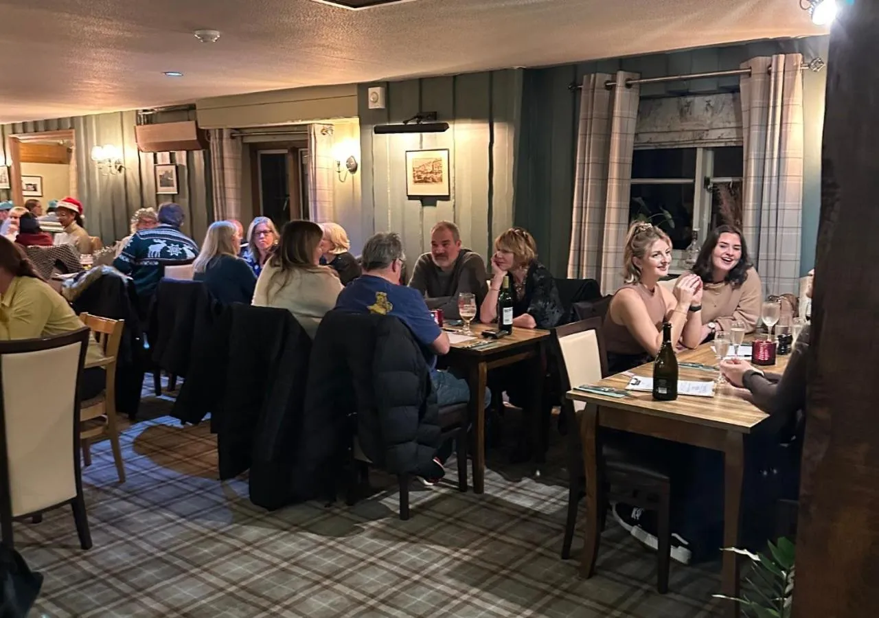 Restaurant/places to eat in The Heathfield Inn