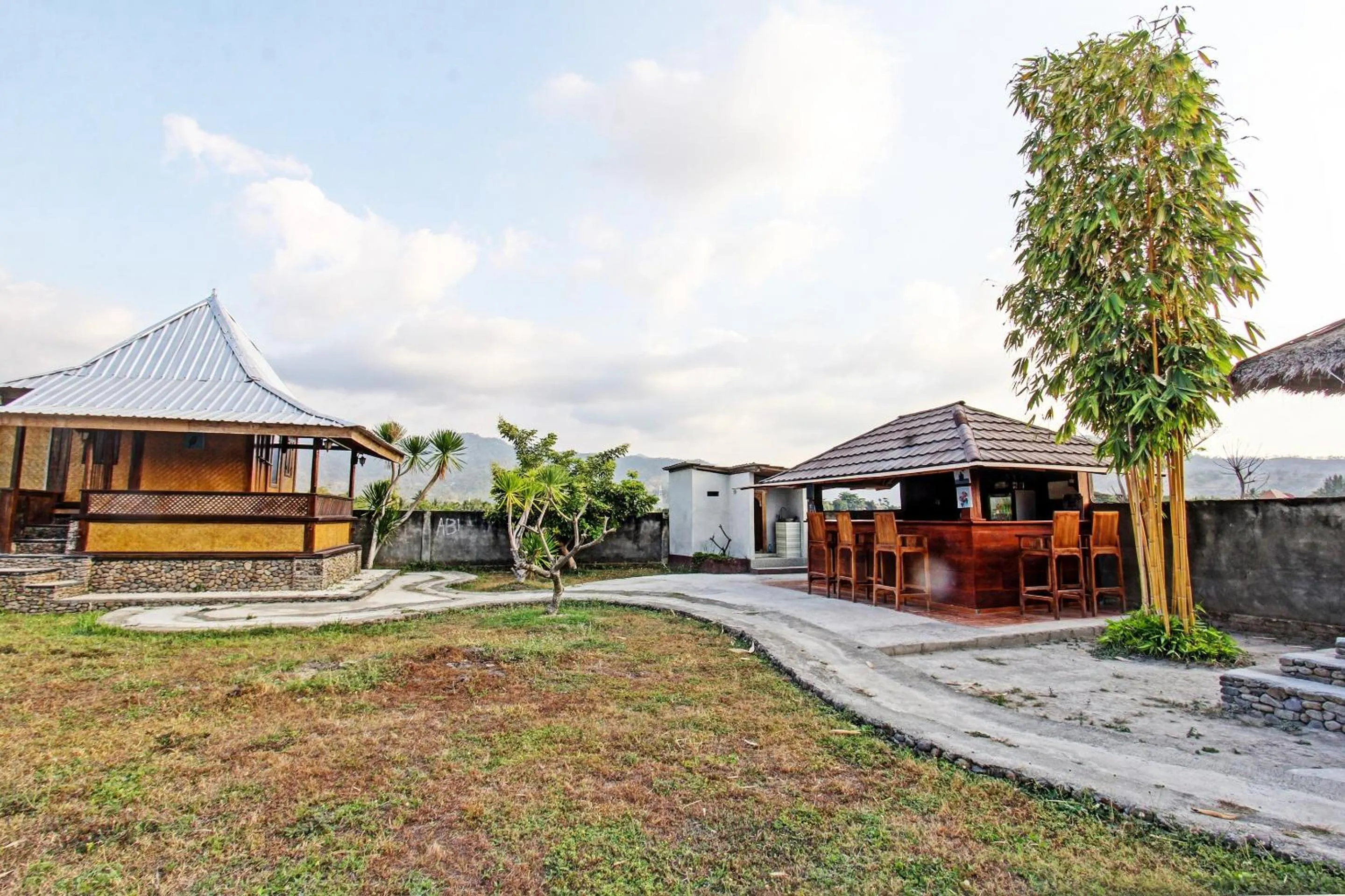 Facade/entrance in OYO 93121 Abi Bungalow & Hostel