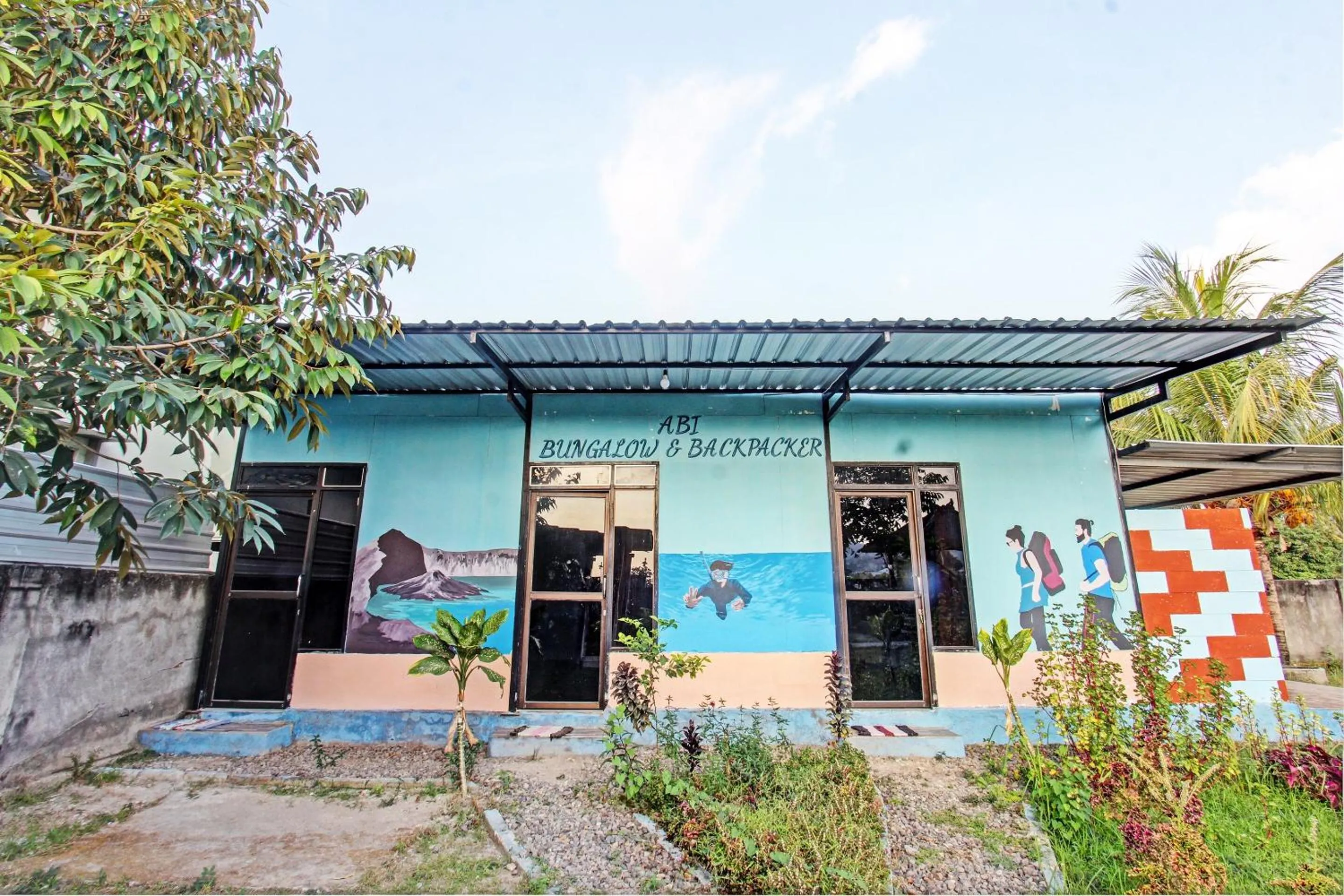 Facade/entrance in OYO 93121 Abi Bungalow & Hostel