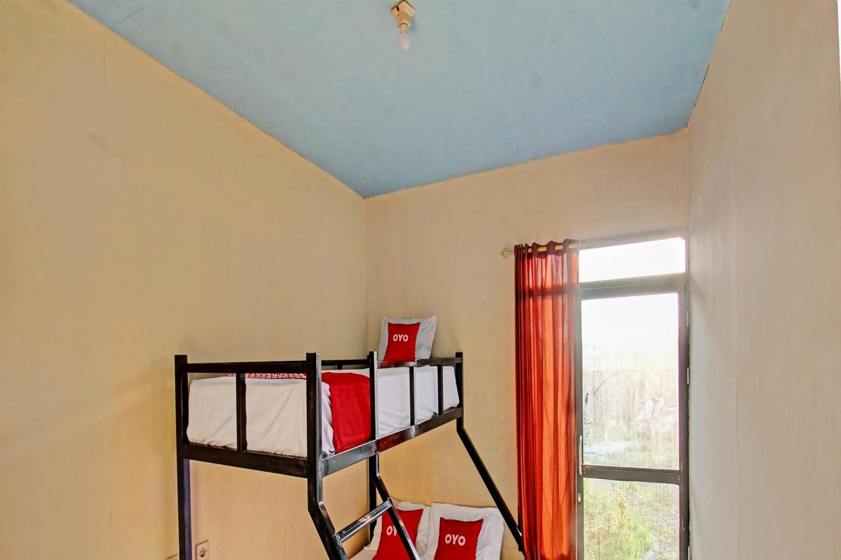 Bedroom in OYO 93121 Abi Bungalow & Hostel