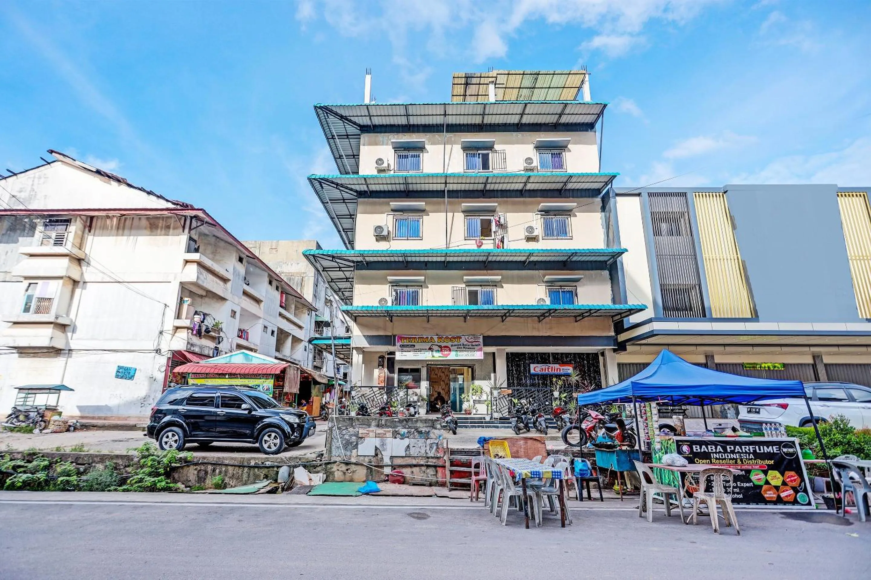 Facade/entrance in OYO 92553 Caitlin Homestay
