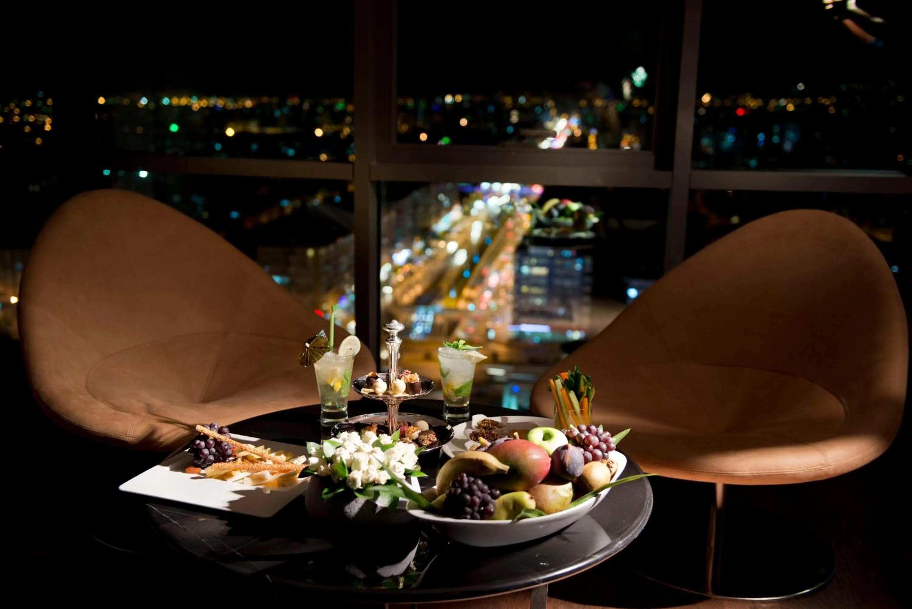Lounge or bar in Radisson Blu Hotel, Kayseri