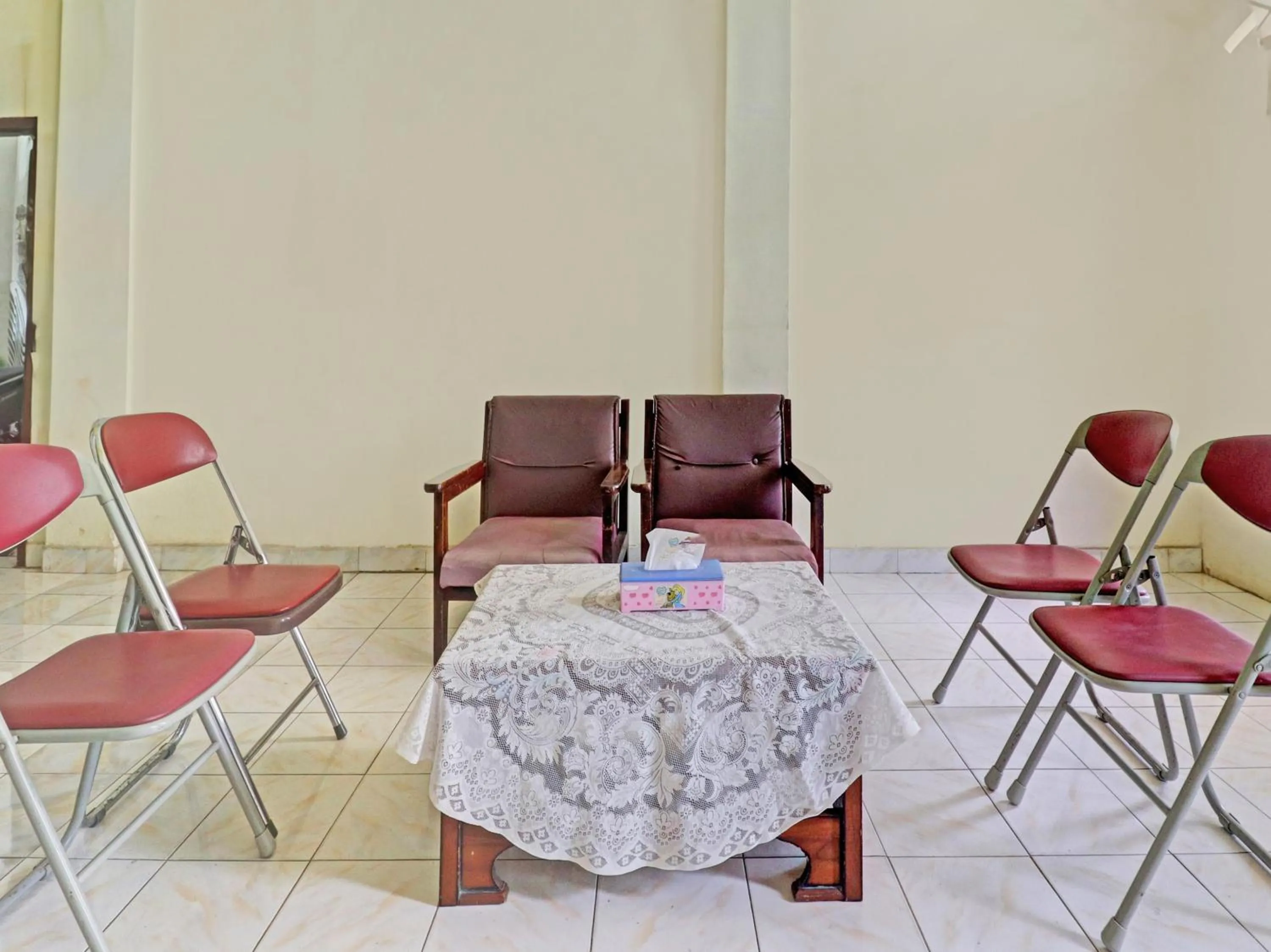 Lobby or reception in Hotel O Excellent Kost