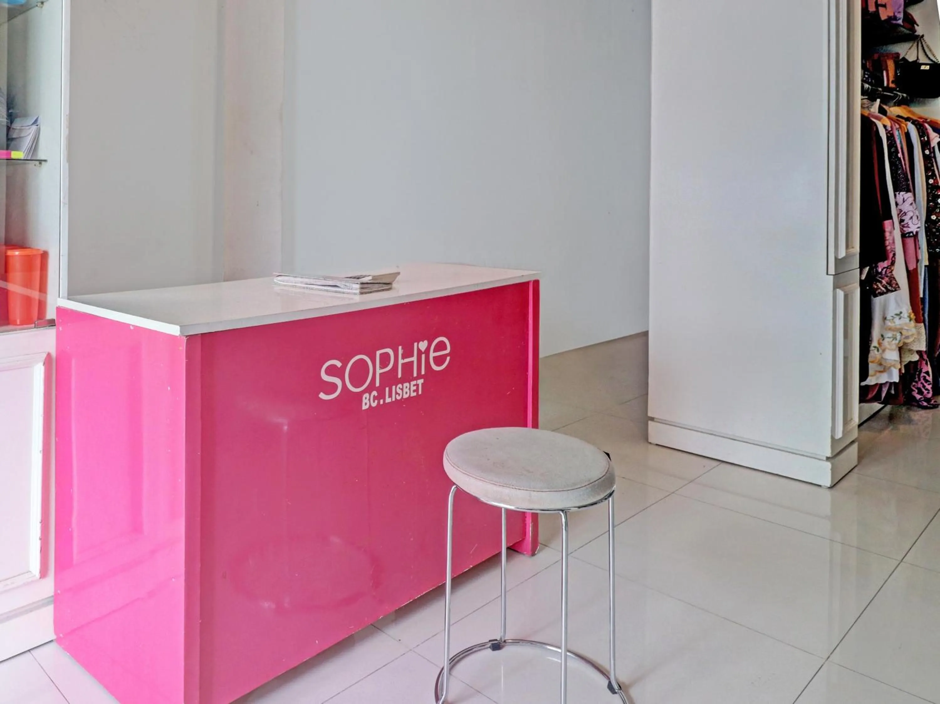 Lobby or reception in Hotel O Excellent Kost