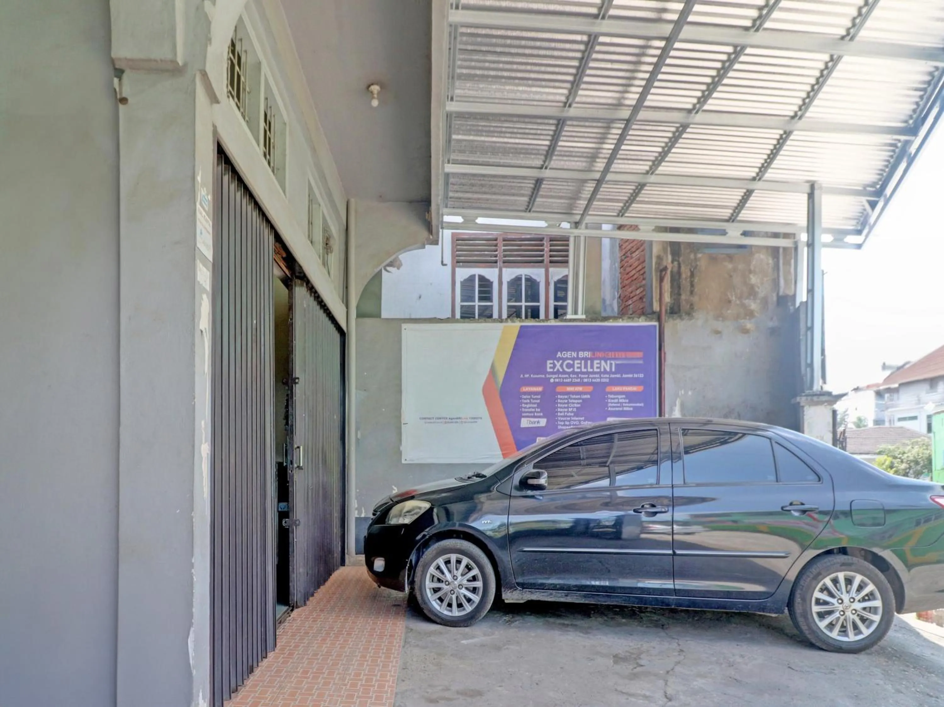 Facade/entrance in Hotel O Excellent Kost