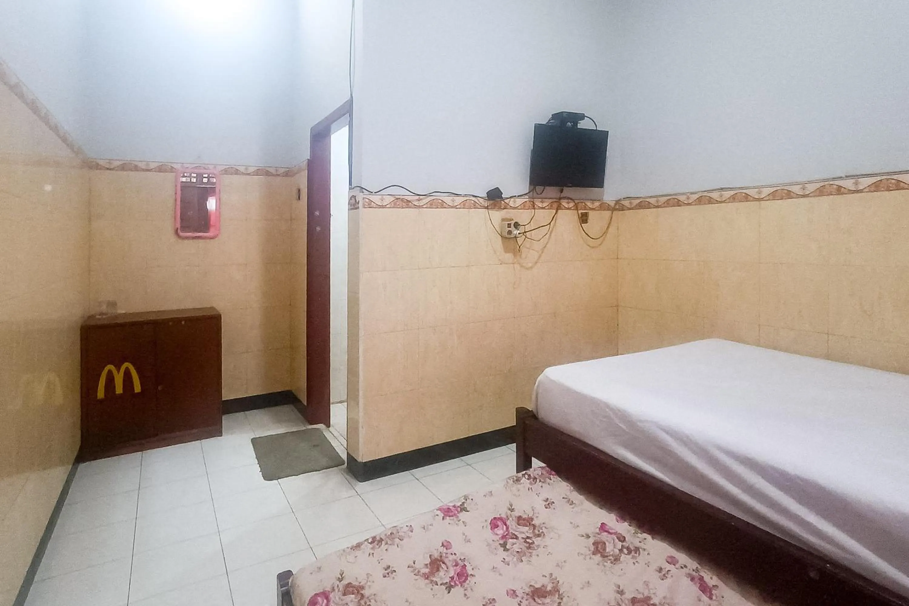 Bedroom, Bed in OYO 92560 Astri Homestay