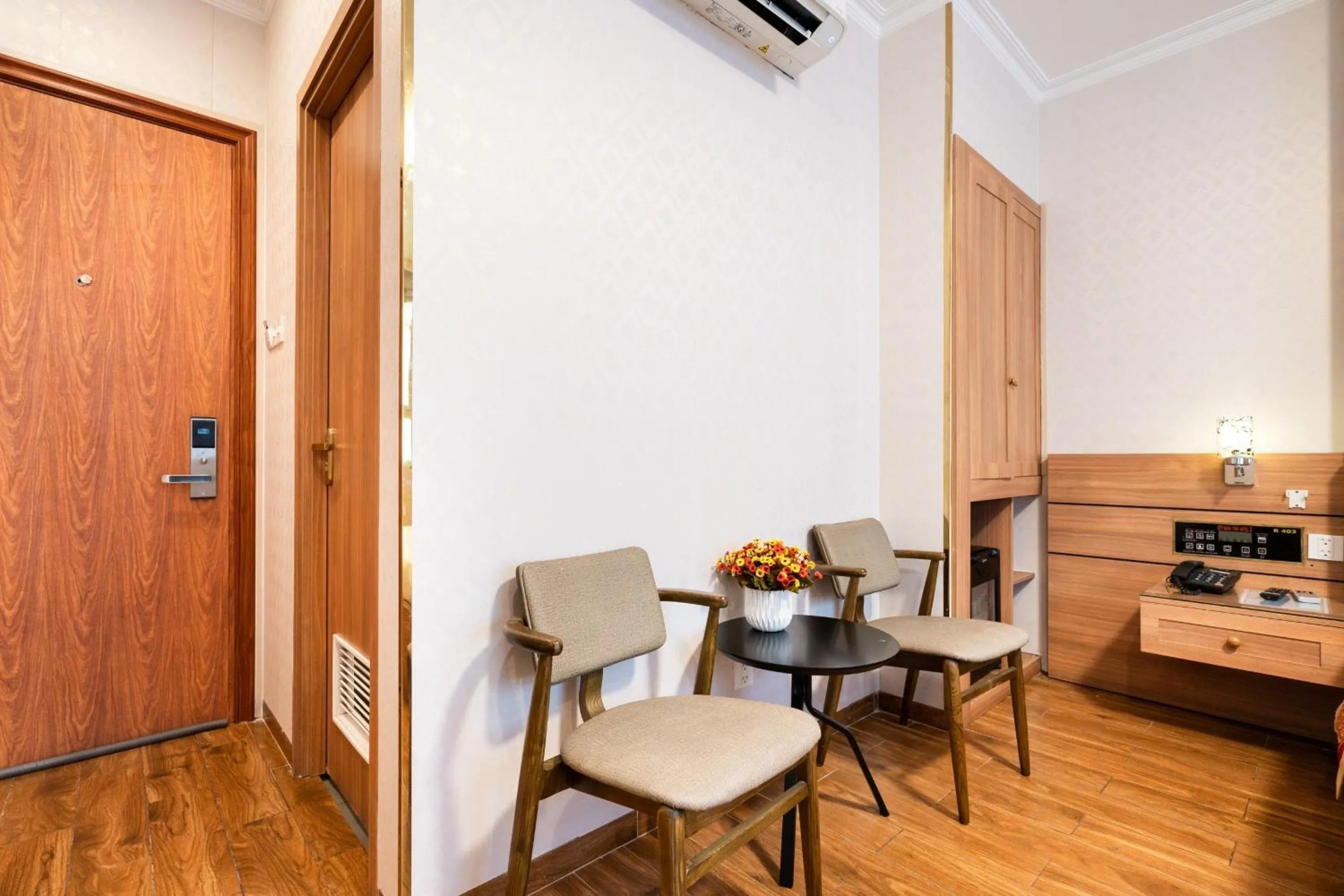 Luna Saigon Hotel - Bui Vien Walking Street