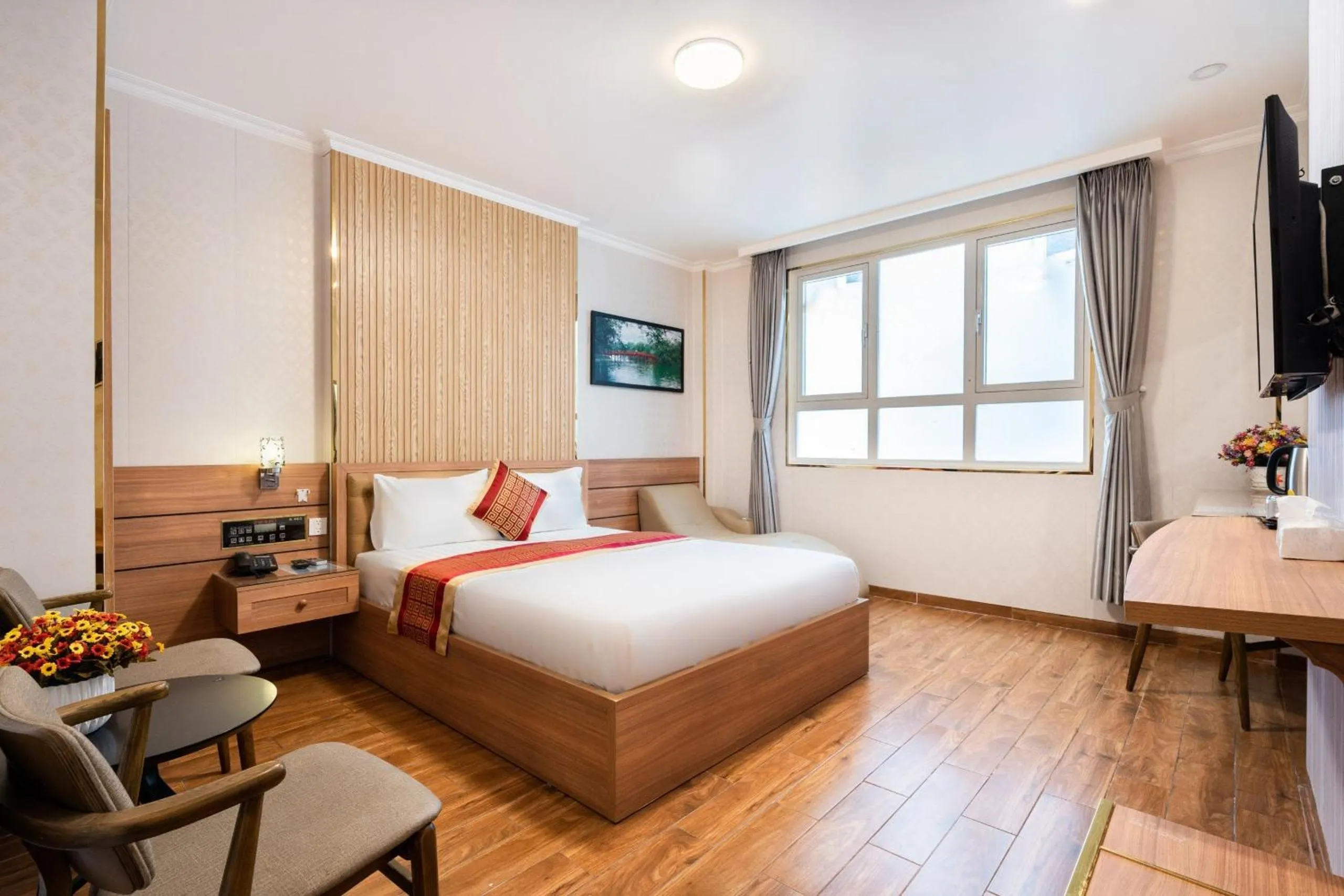 Bed in Luna Saigon Hotel - Bui Vien Walking Street