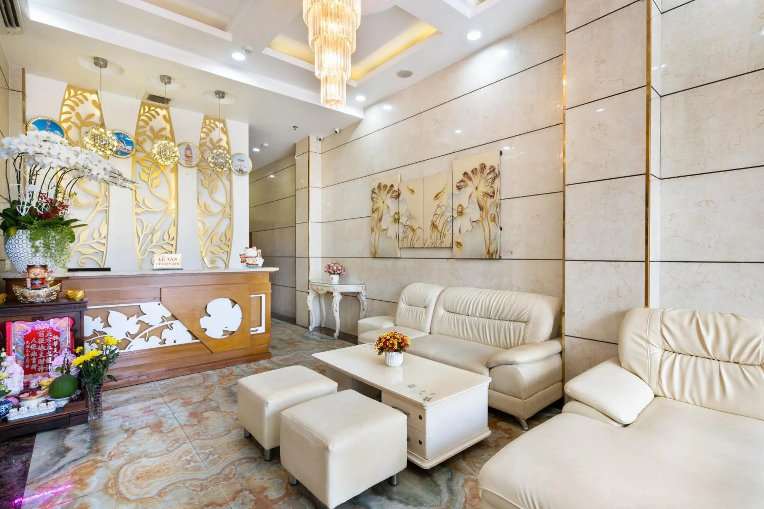 Living room in Luna Saigon Hotel - Bui Vien Walking Street