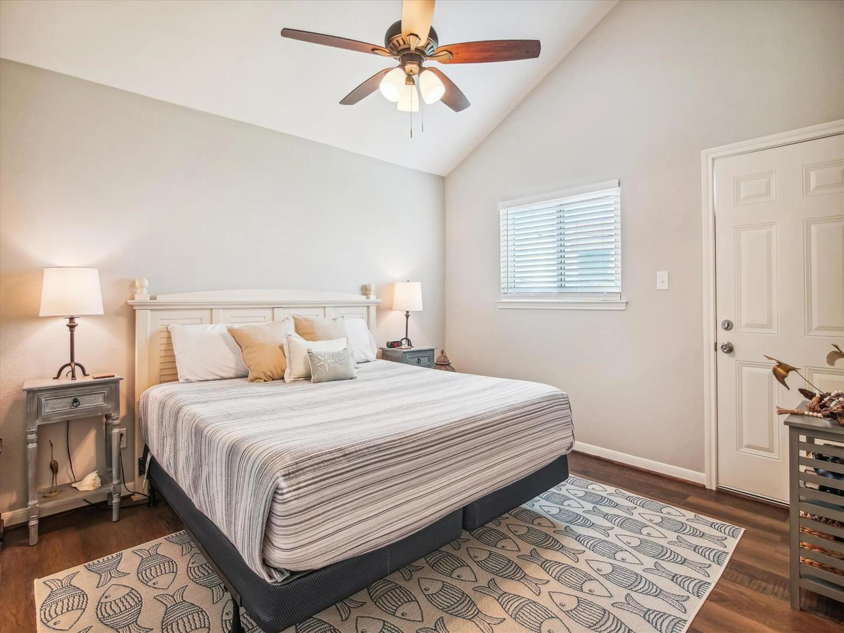 Property building, Bed in Sandcastle At Bermuda Beach