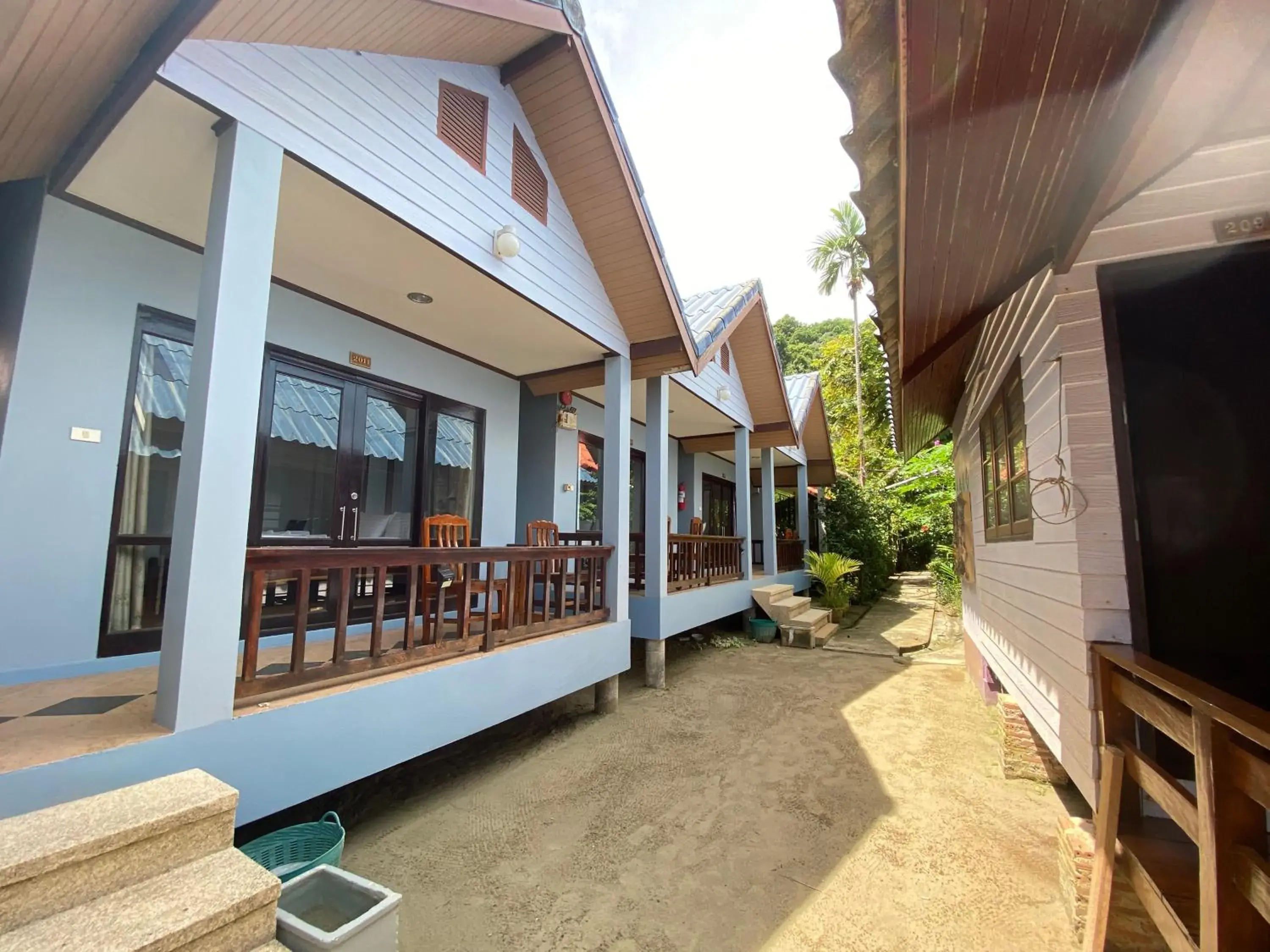 Single Room with Balcony - single occupancy in Sangaroon Bungalow Single Room with Balcony - single occupancy in Sangaroon Bungalow