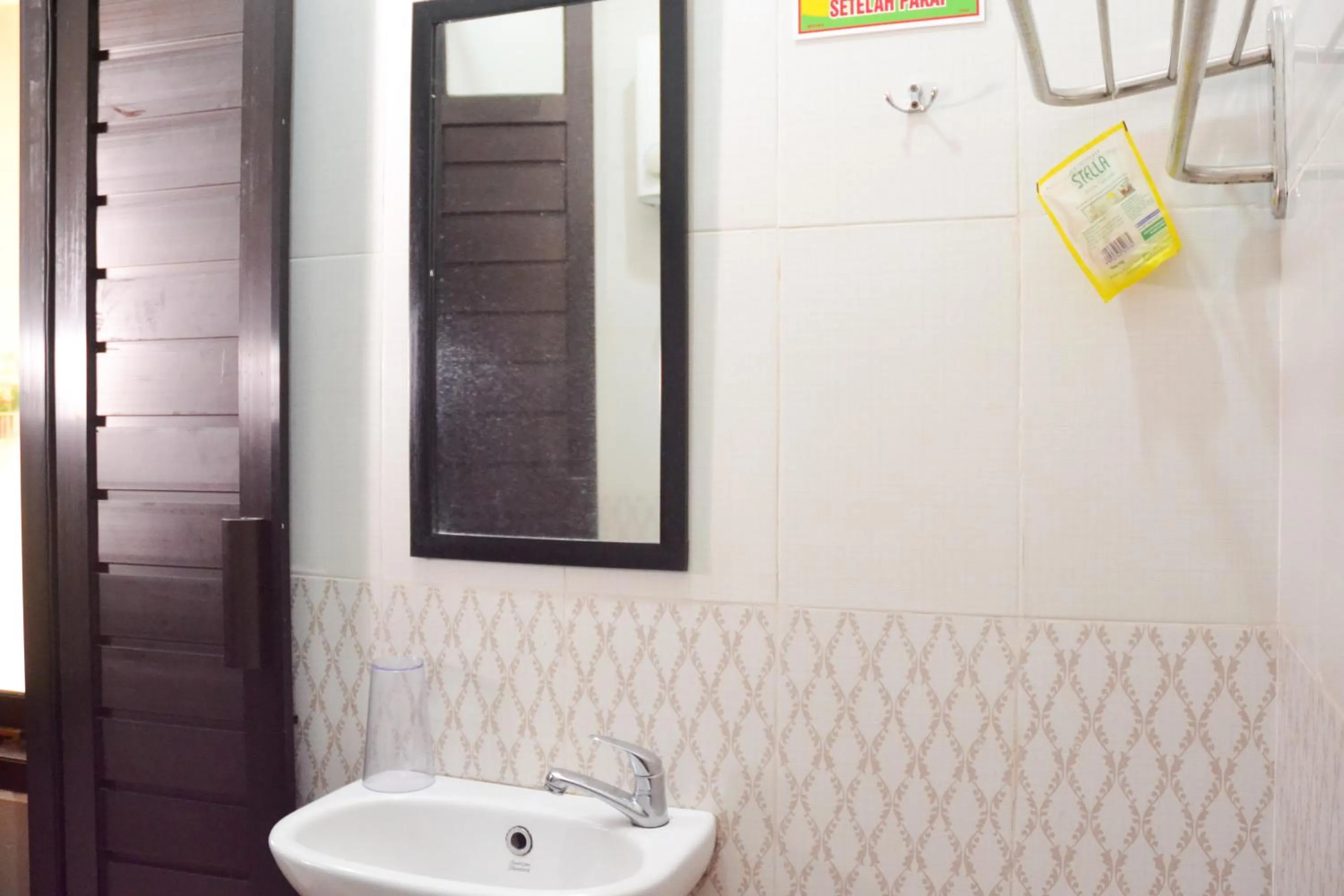 Bathroom in Roemah Canting Homestay