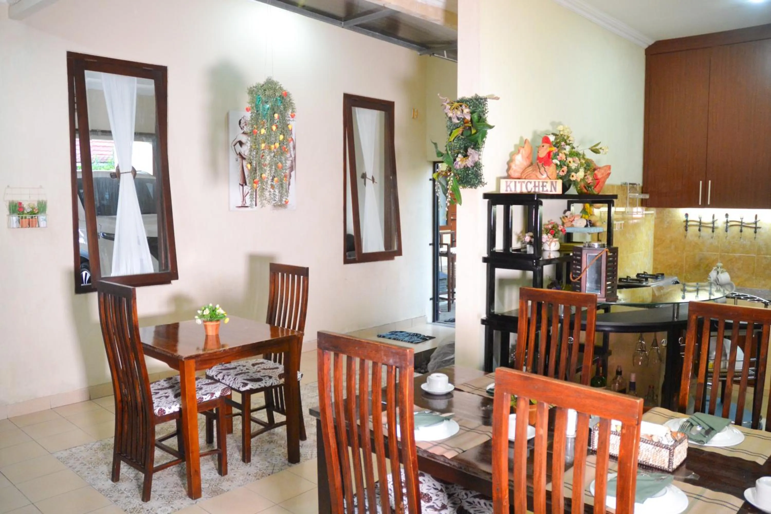 Dining area in Roemah Canting Homestay