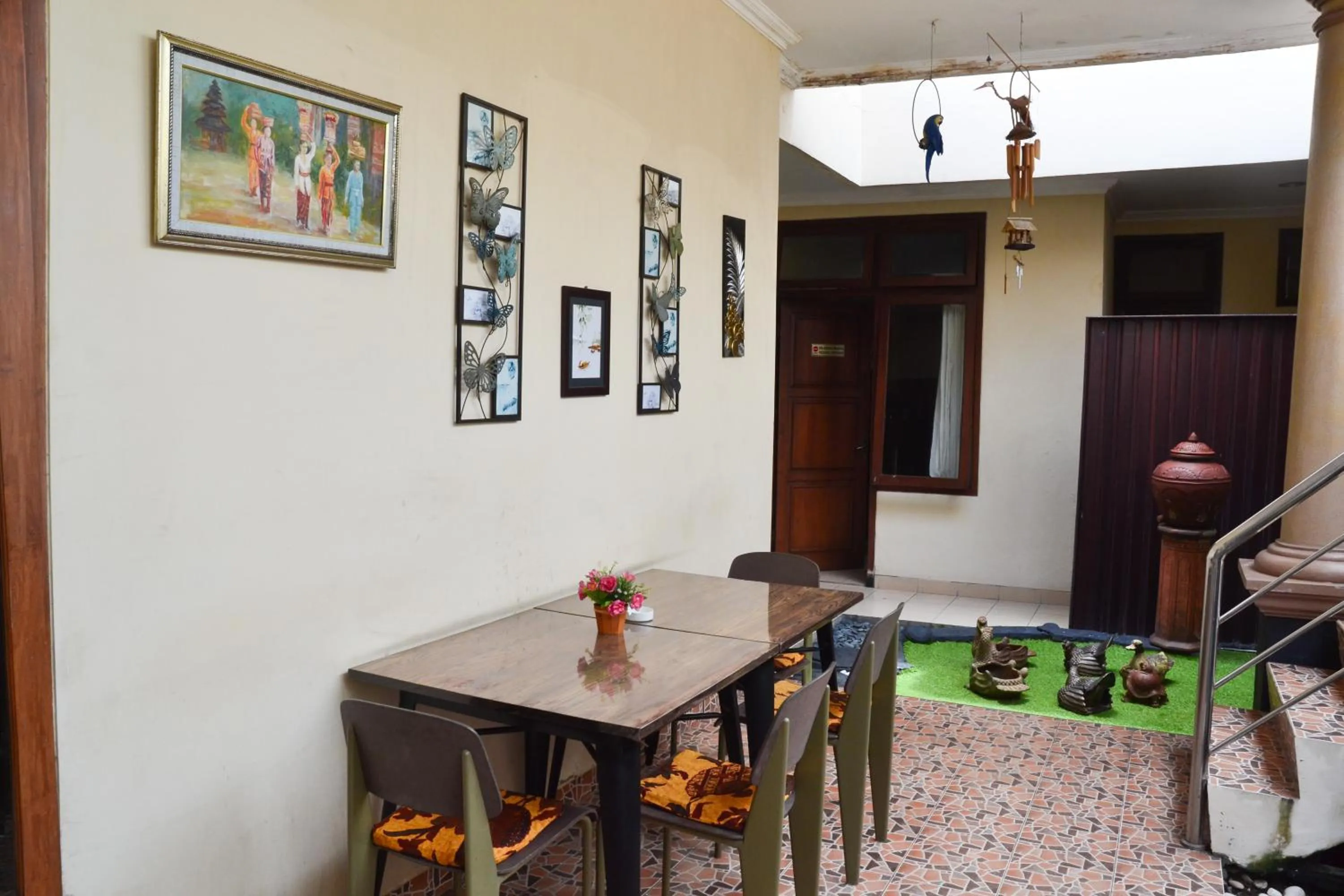 Seating area in Roemah Canting Homestay