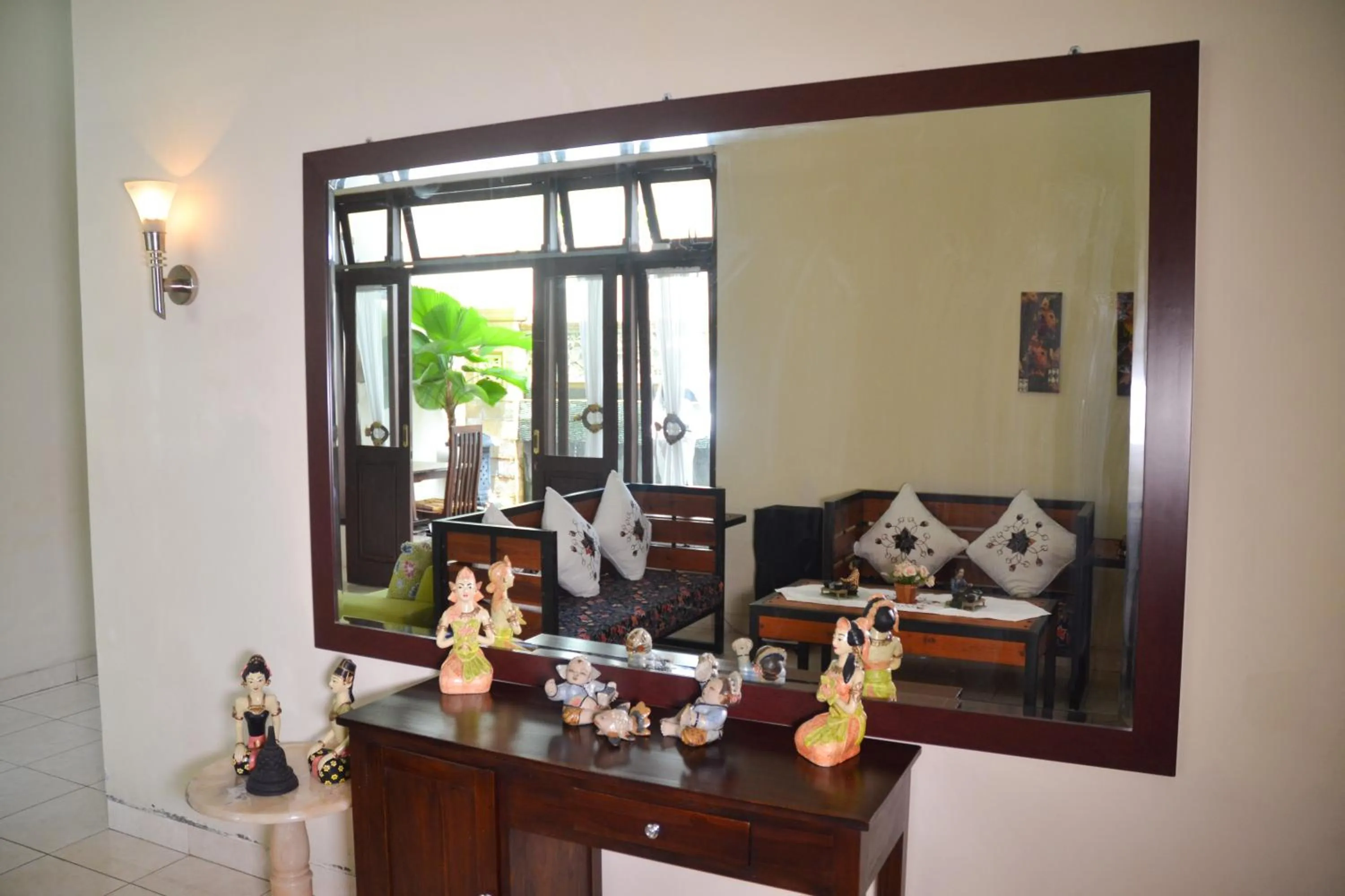 Seating area in Roemah Canting Homestay