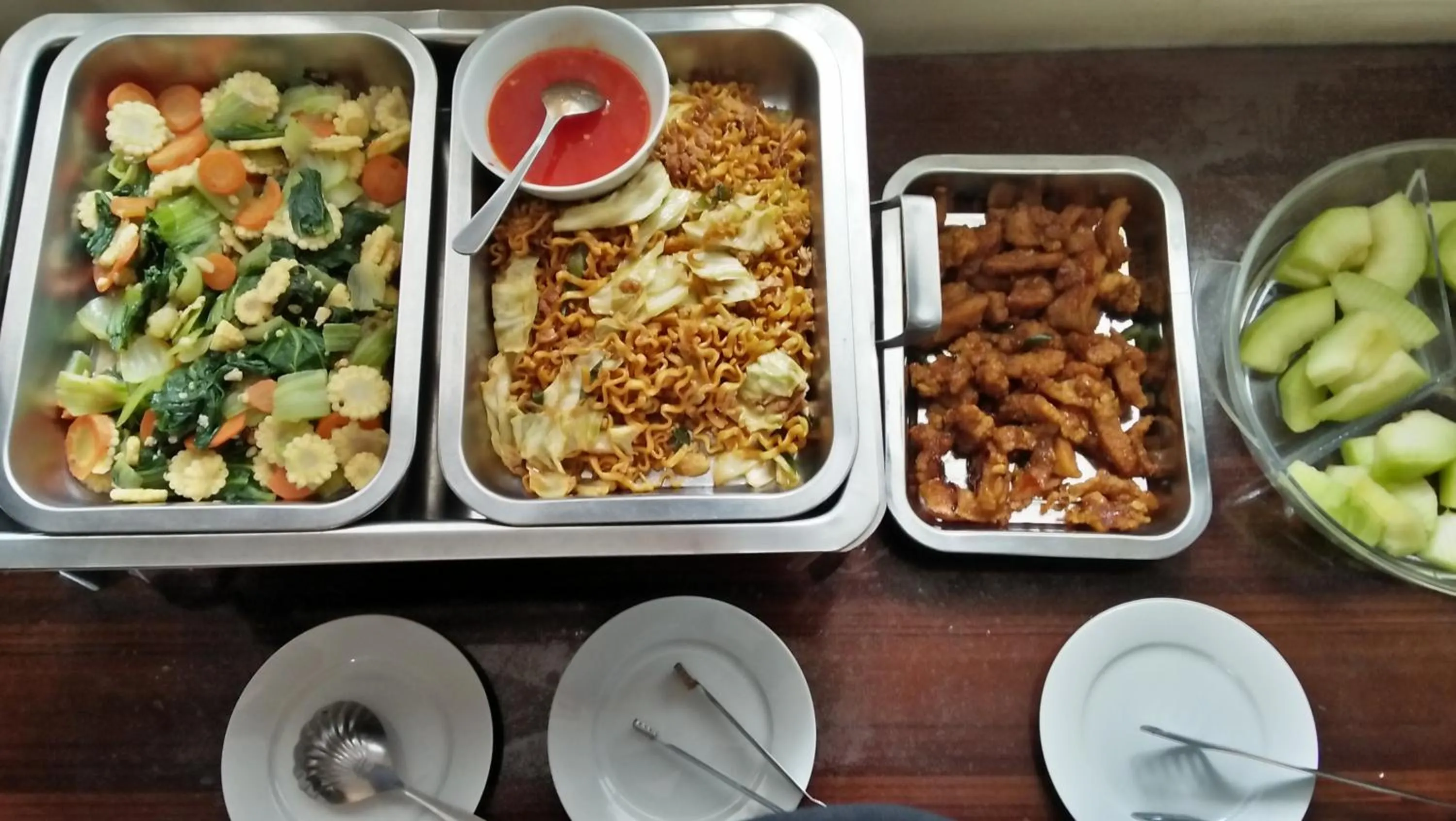 Buffet breakfast in Roemah Canting Homestay