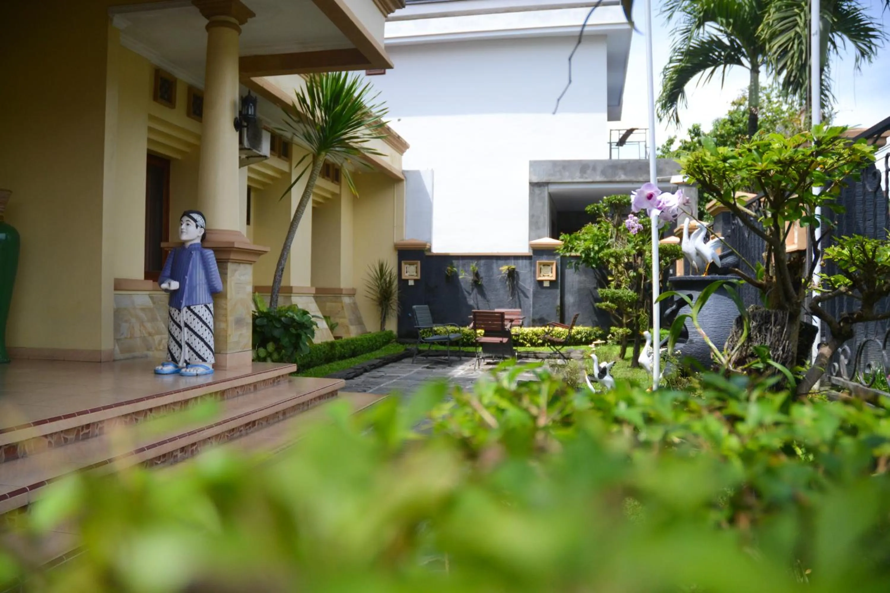 Garden view in Roemah Canting Homestay