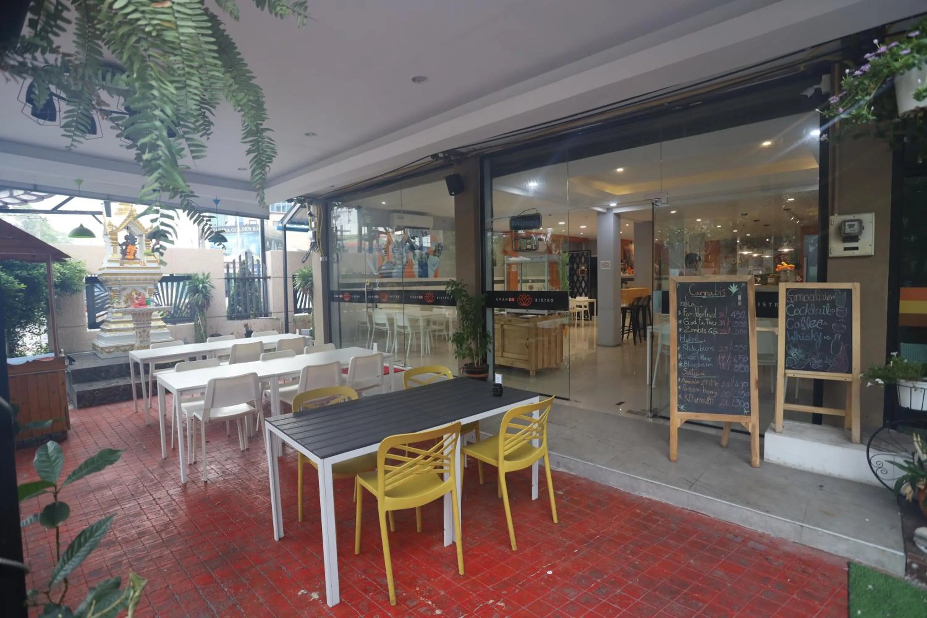 Restaurant/places to eat in GranDE Classic Pattaya