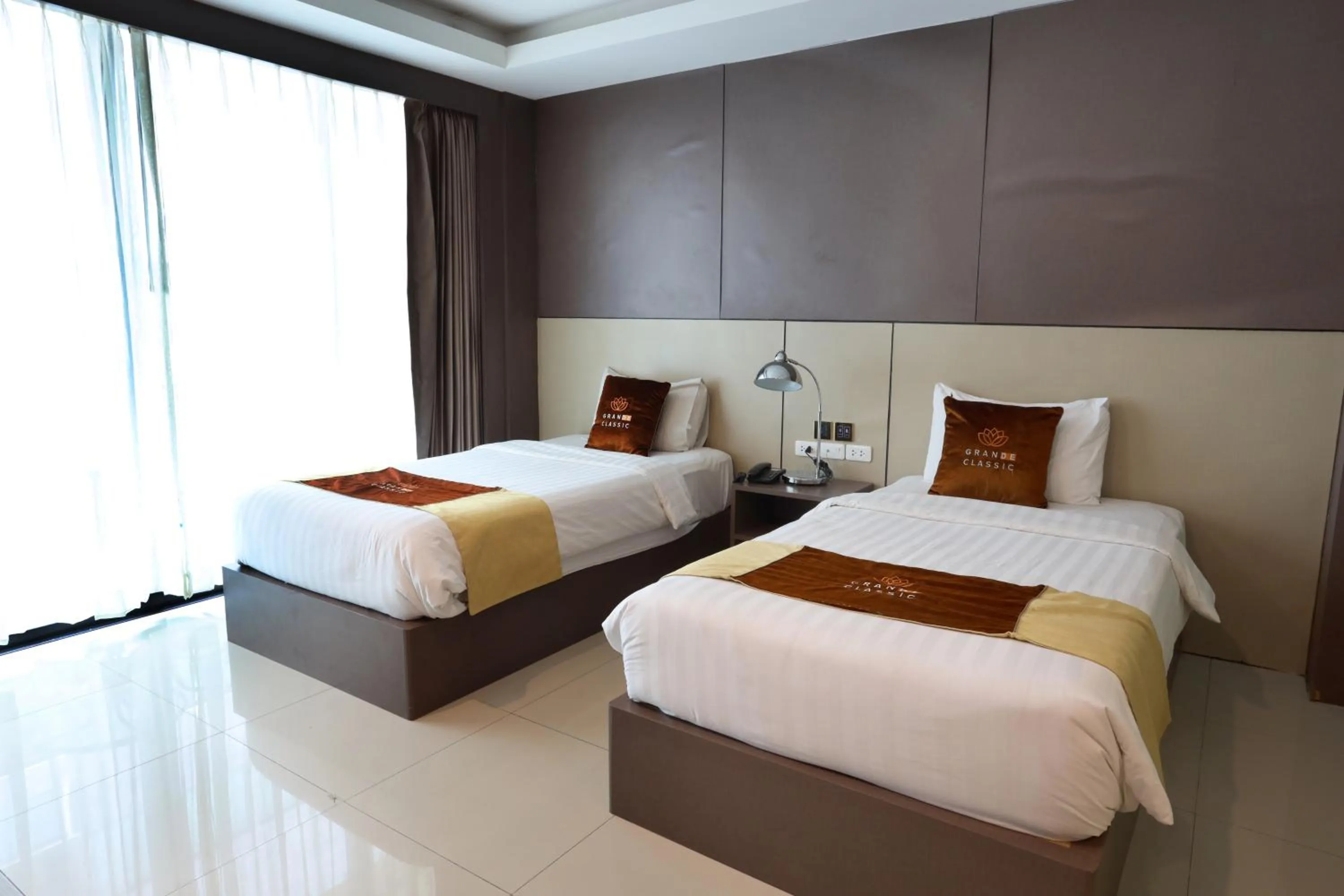 Photo of the whole room, Bed in GranDE Classic Pattaya