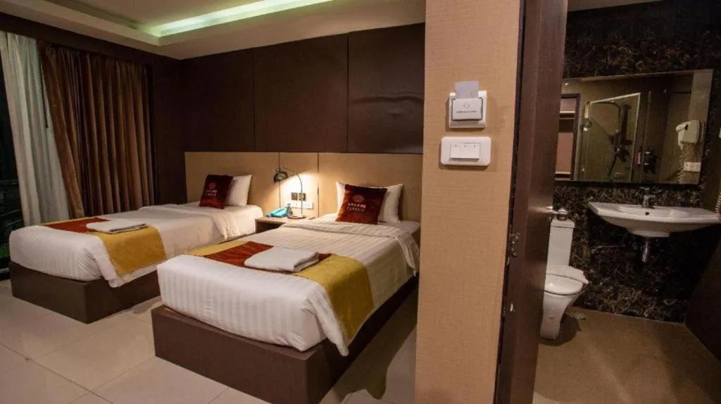 Bathroom, Bed in GranDE Classic Pattaya