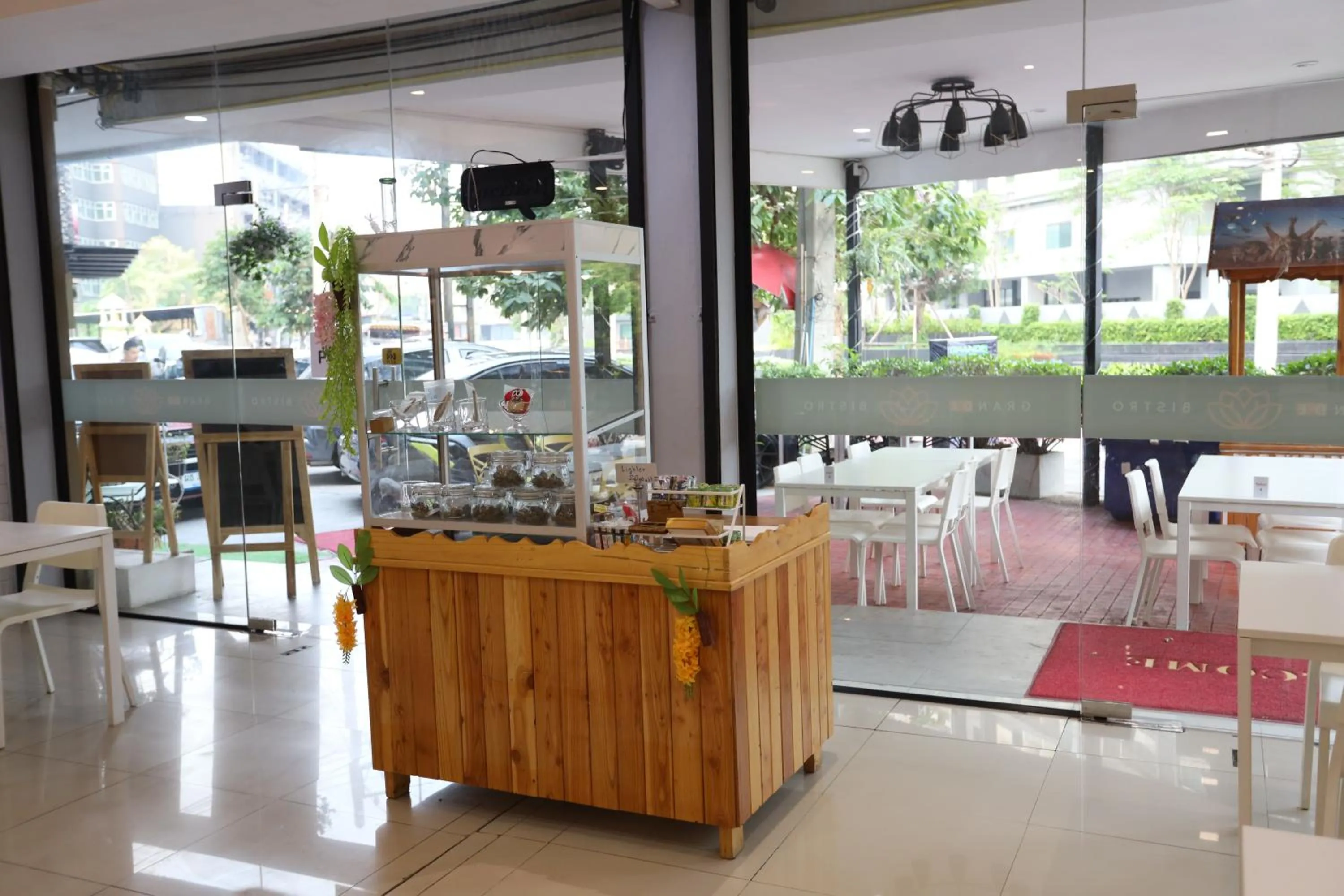 Restaurant/places to eat in GranDE Classic Pattaya