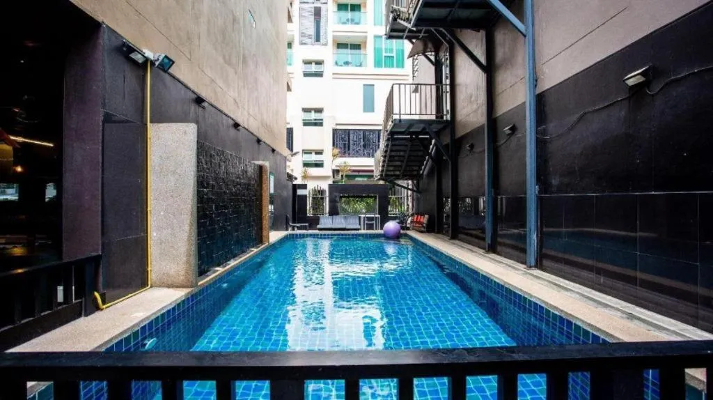 Swimming pool in GranDE Classic Pattaya