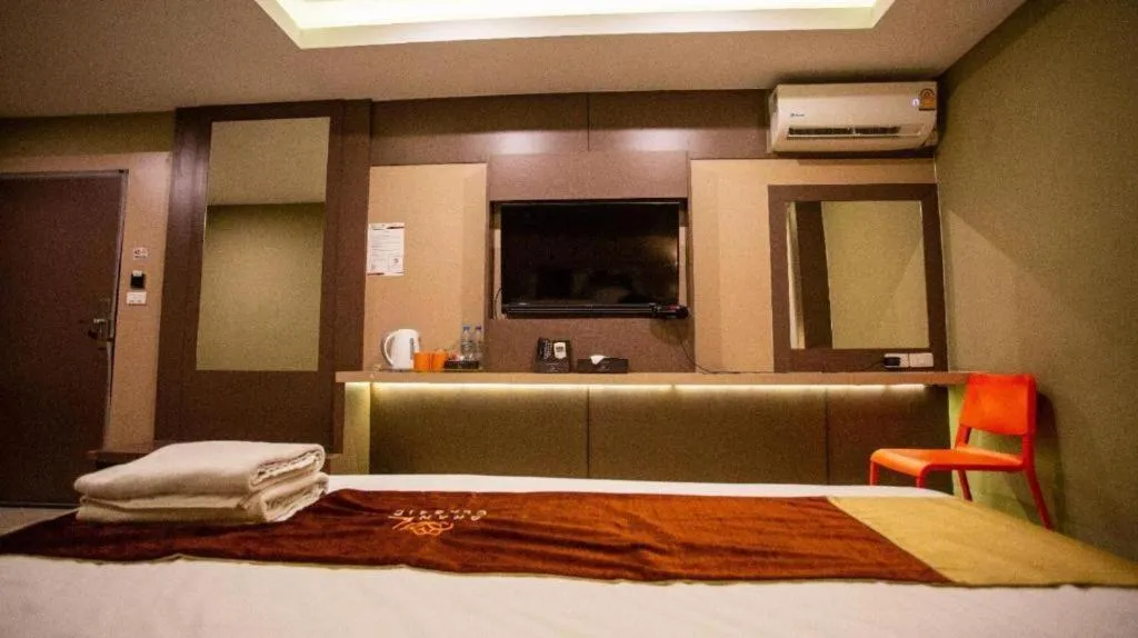 Photo of the whole room, Bed in GranDE Classic Pattaya