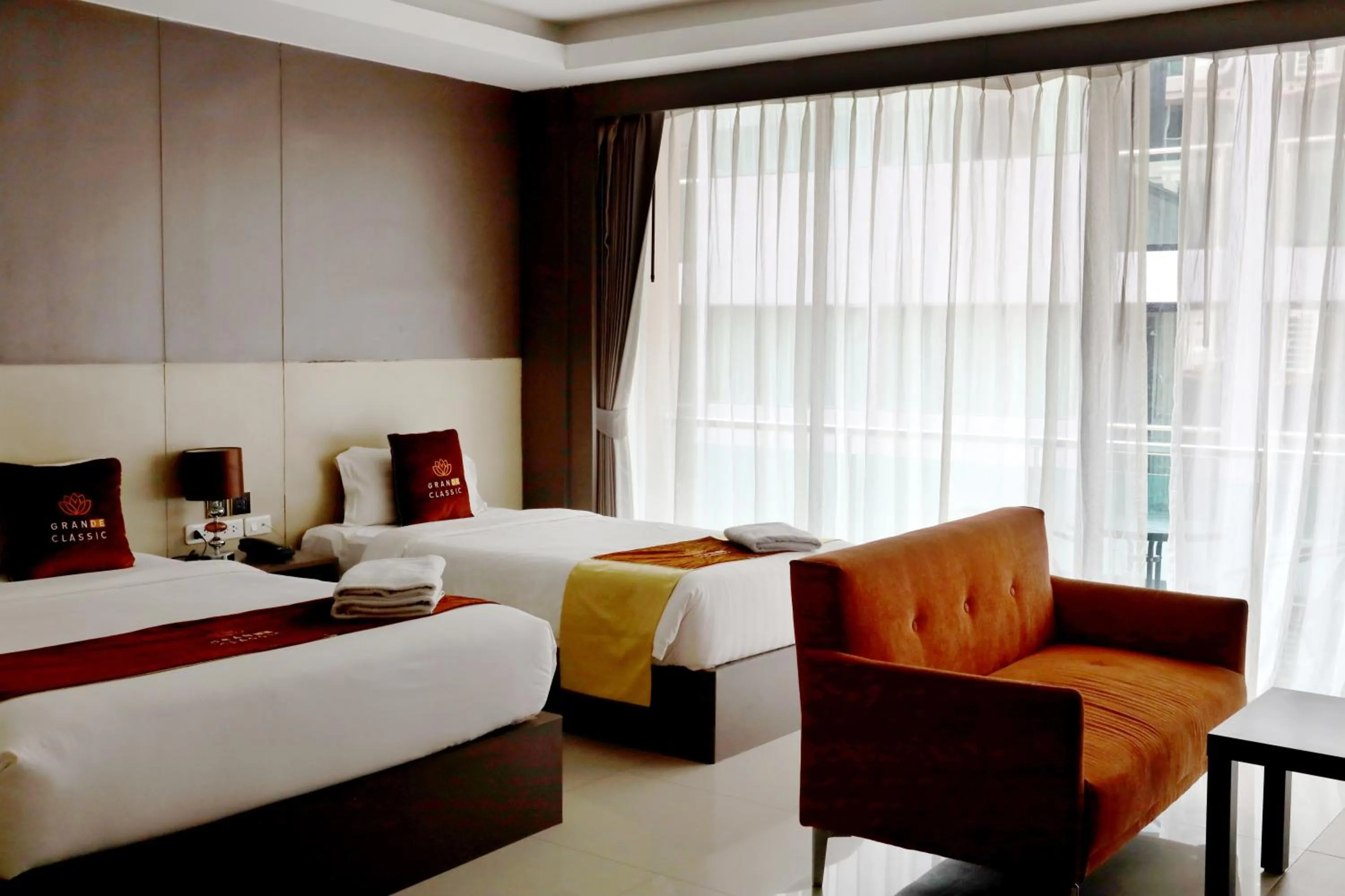 Photo of the whole room, Bed in GranDE Classic Pattaya