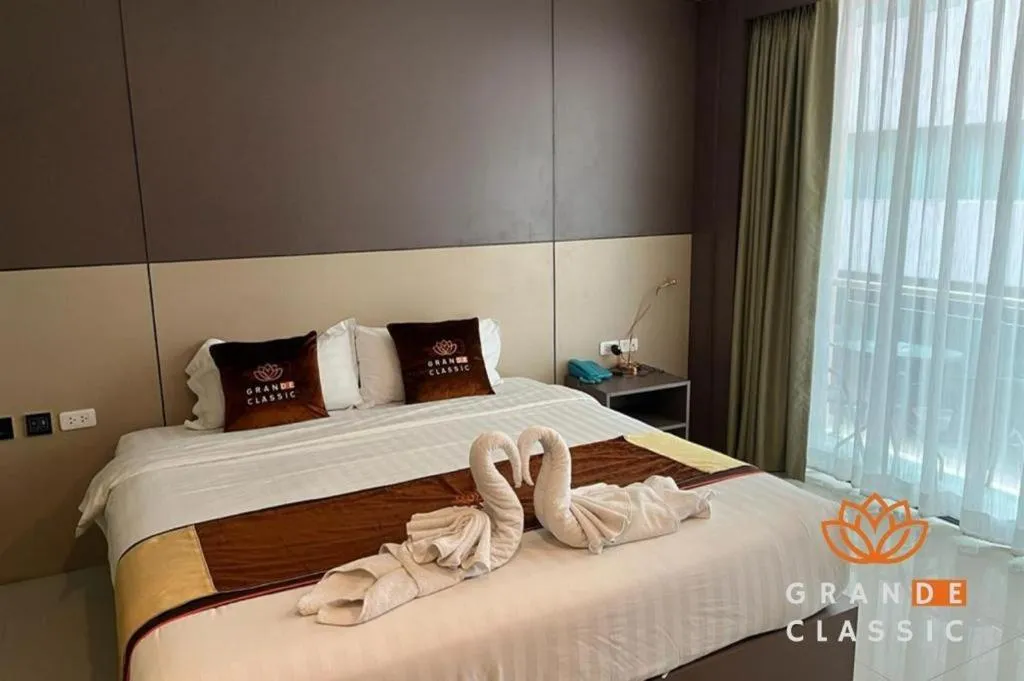 Photo of the whole room, Bed in GranDE Classic Pattaya