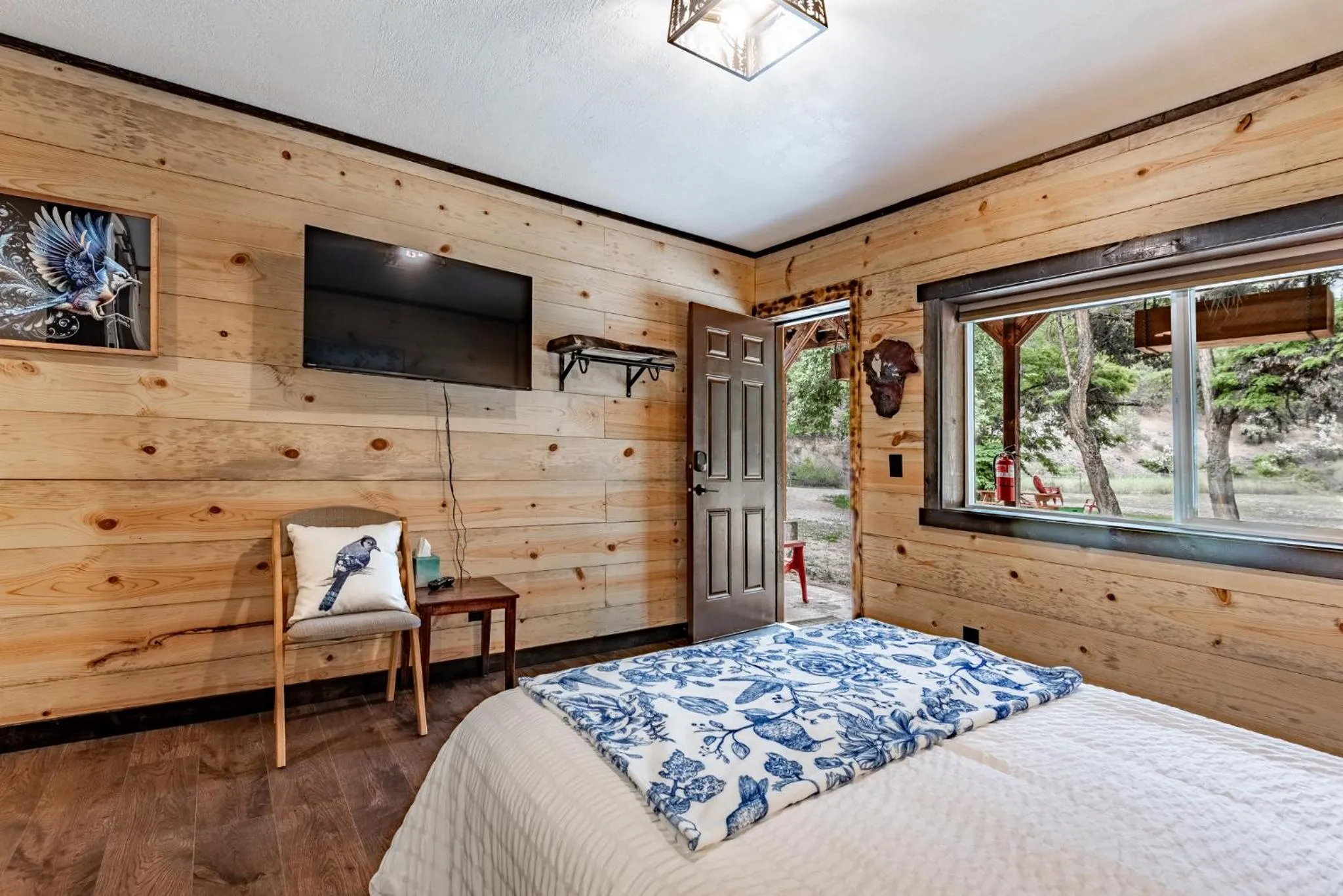 Bed in Lake Village Lodge