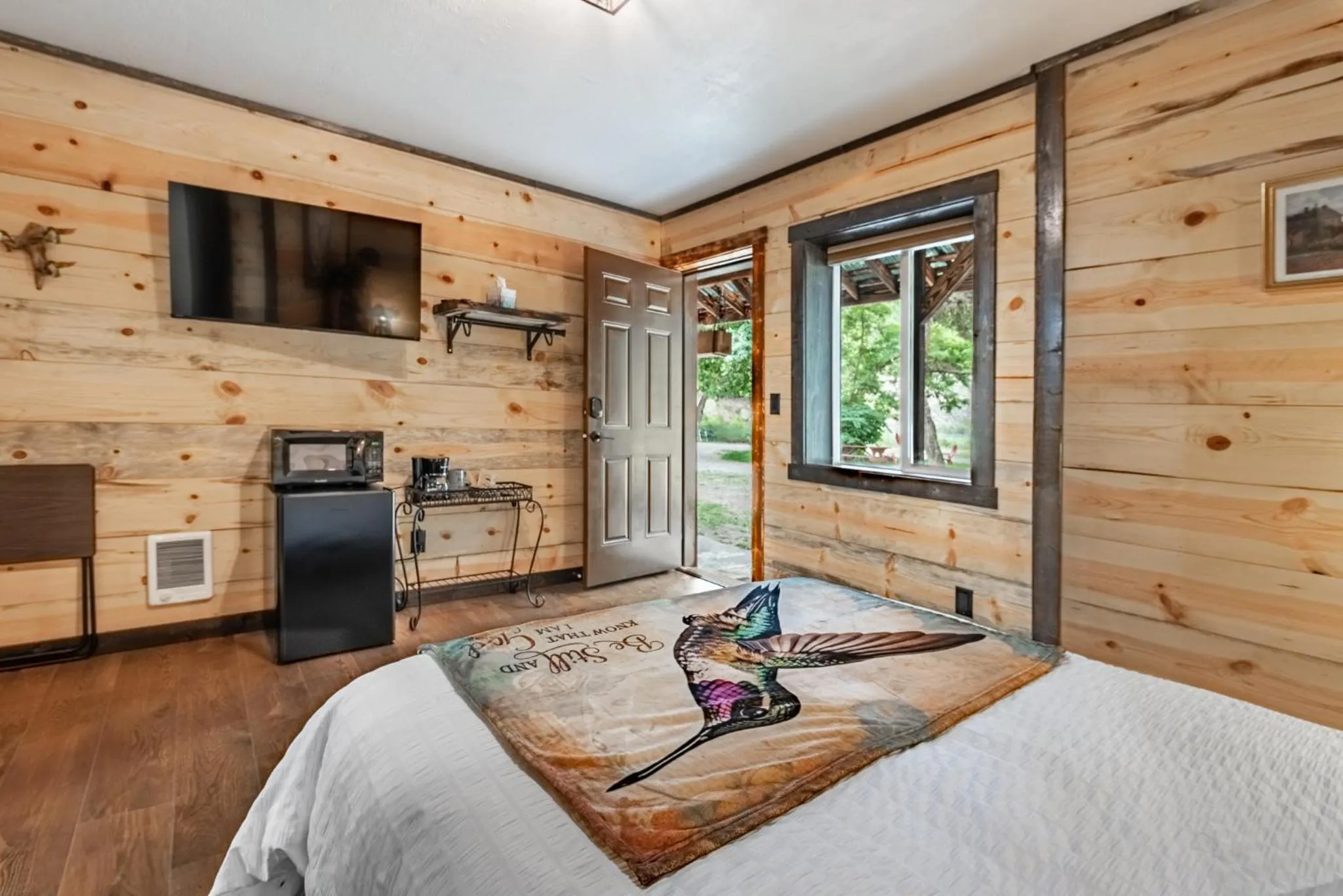 Bed in Lake Village Lodge