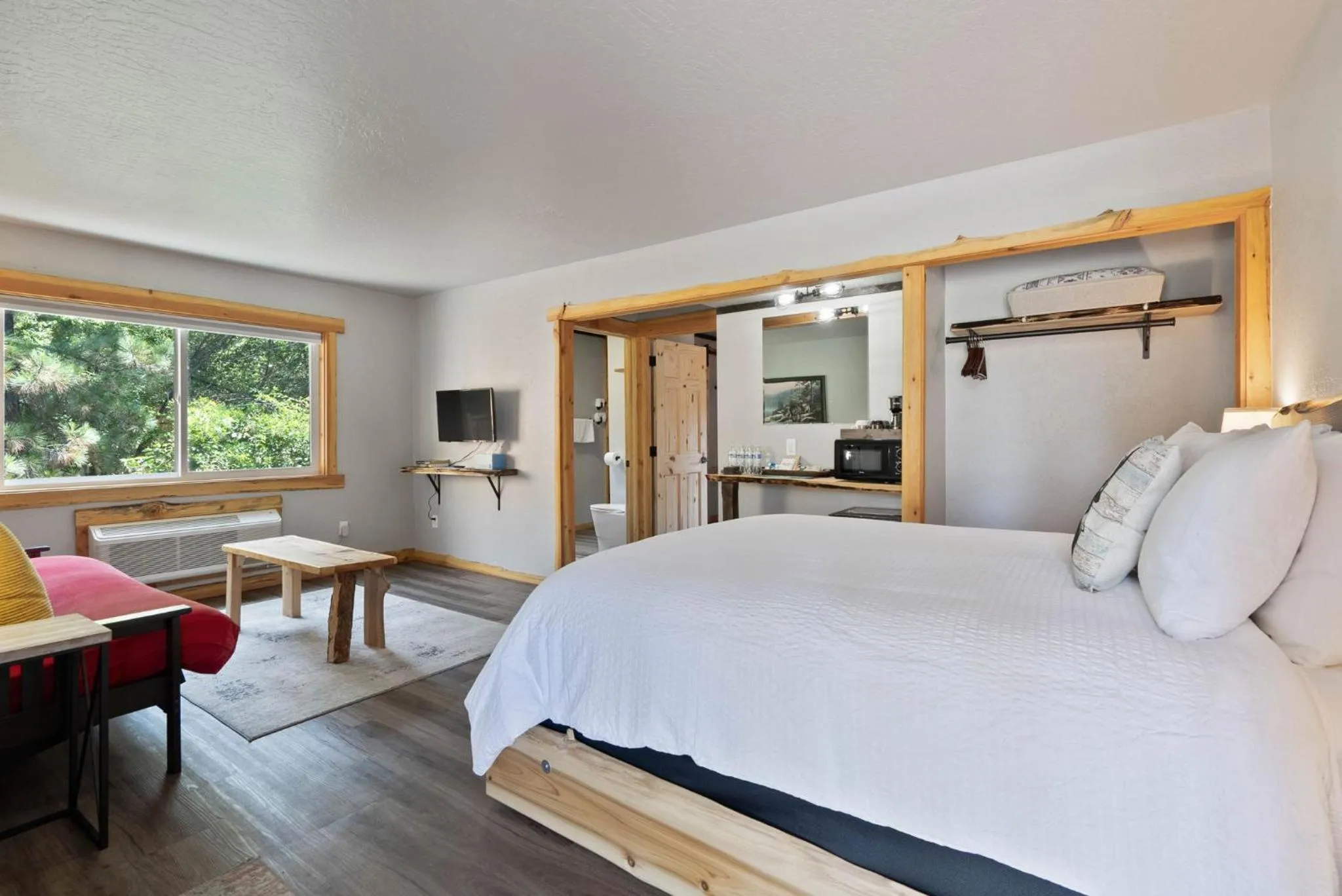 Bed in Lake Village Lodge