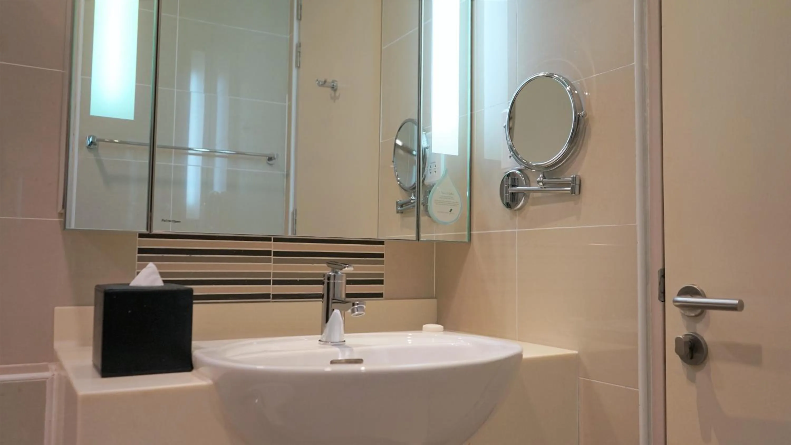 Bathroom in Marina Puteri Harbour Johor by Perfect Host