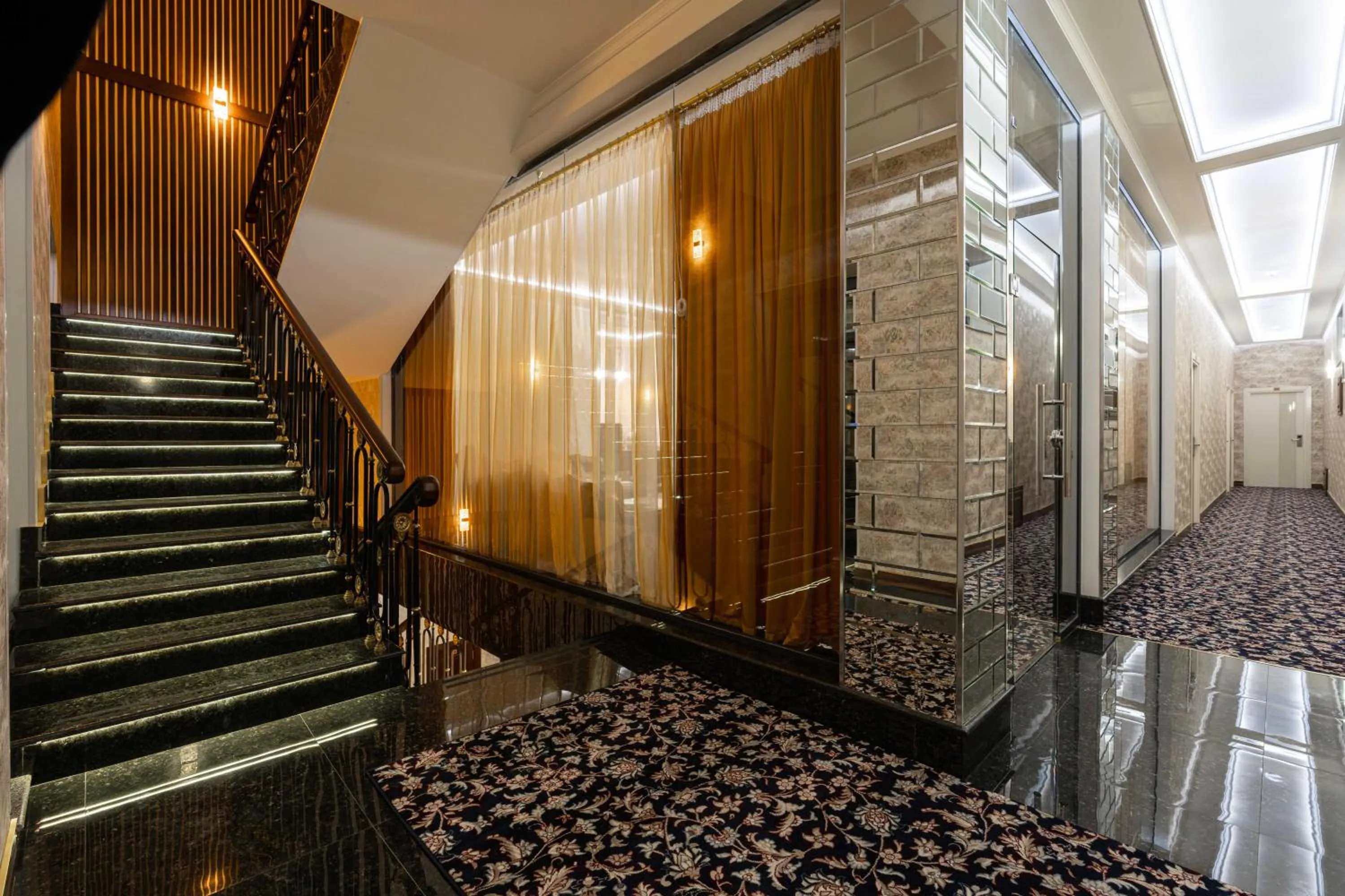 elevator in Aqua Hotel