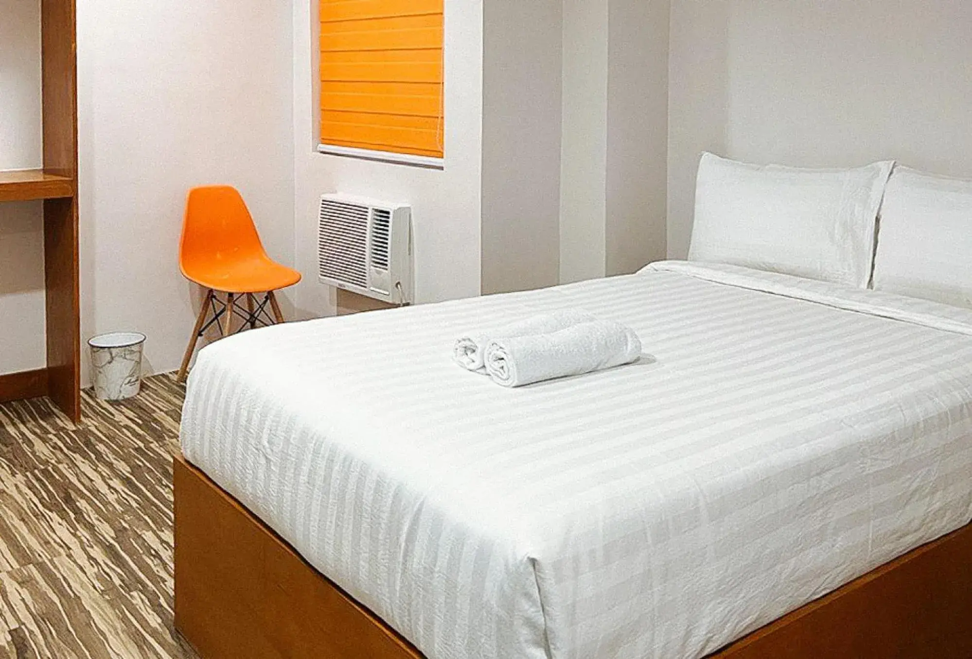 Deluxe Room in Lea Robert Hotel Angeles Pampanga by RedDoorz Deluxe Room in Lea Robert Hotel Angeles Pampanga by RedDoorz