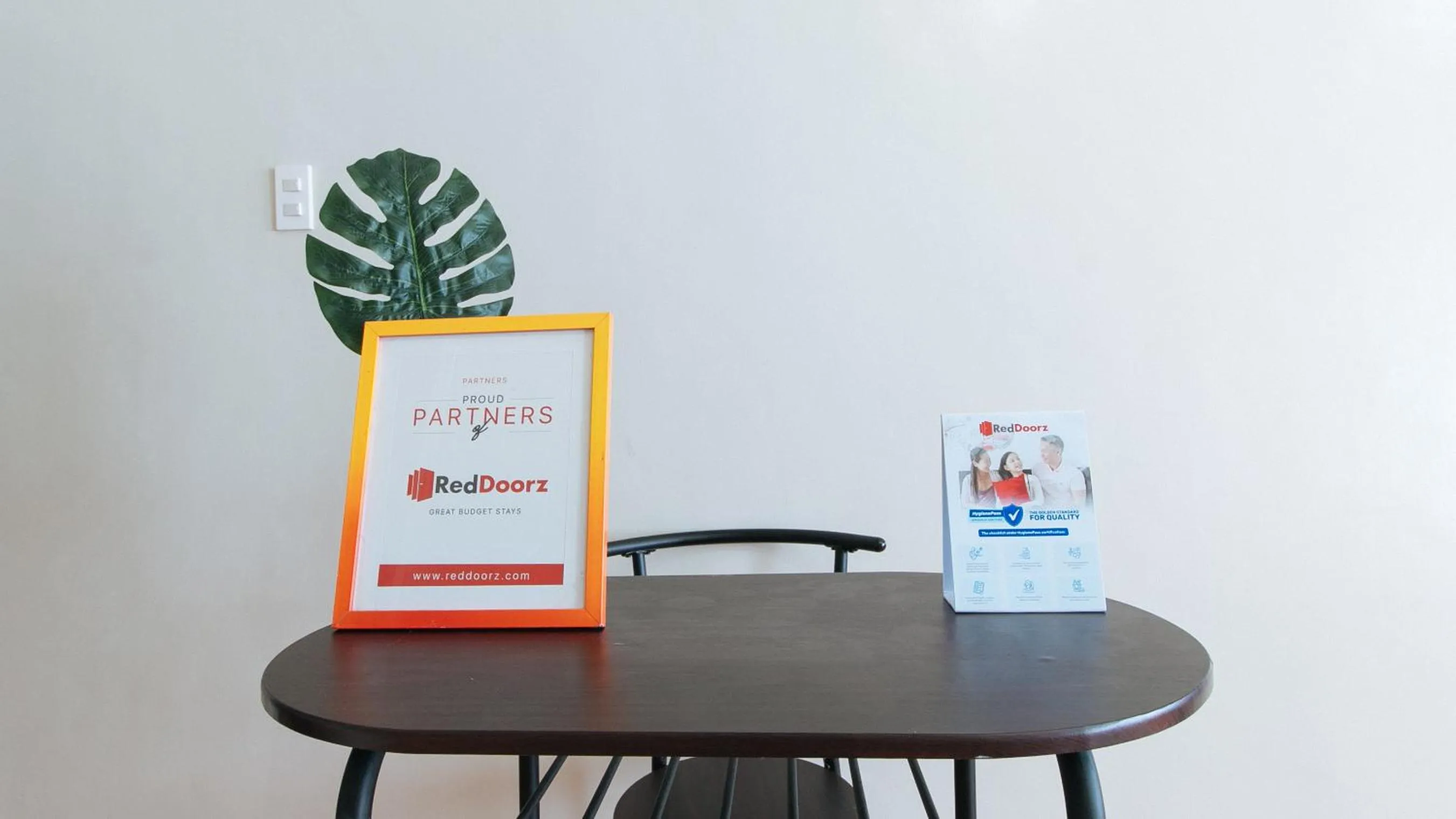 Lobby or reception in Lea Robert Hotel Angeles Pampanga by RedDoorz