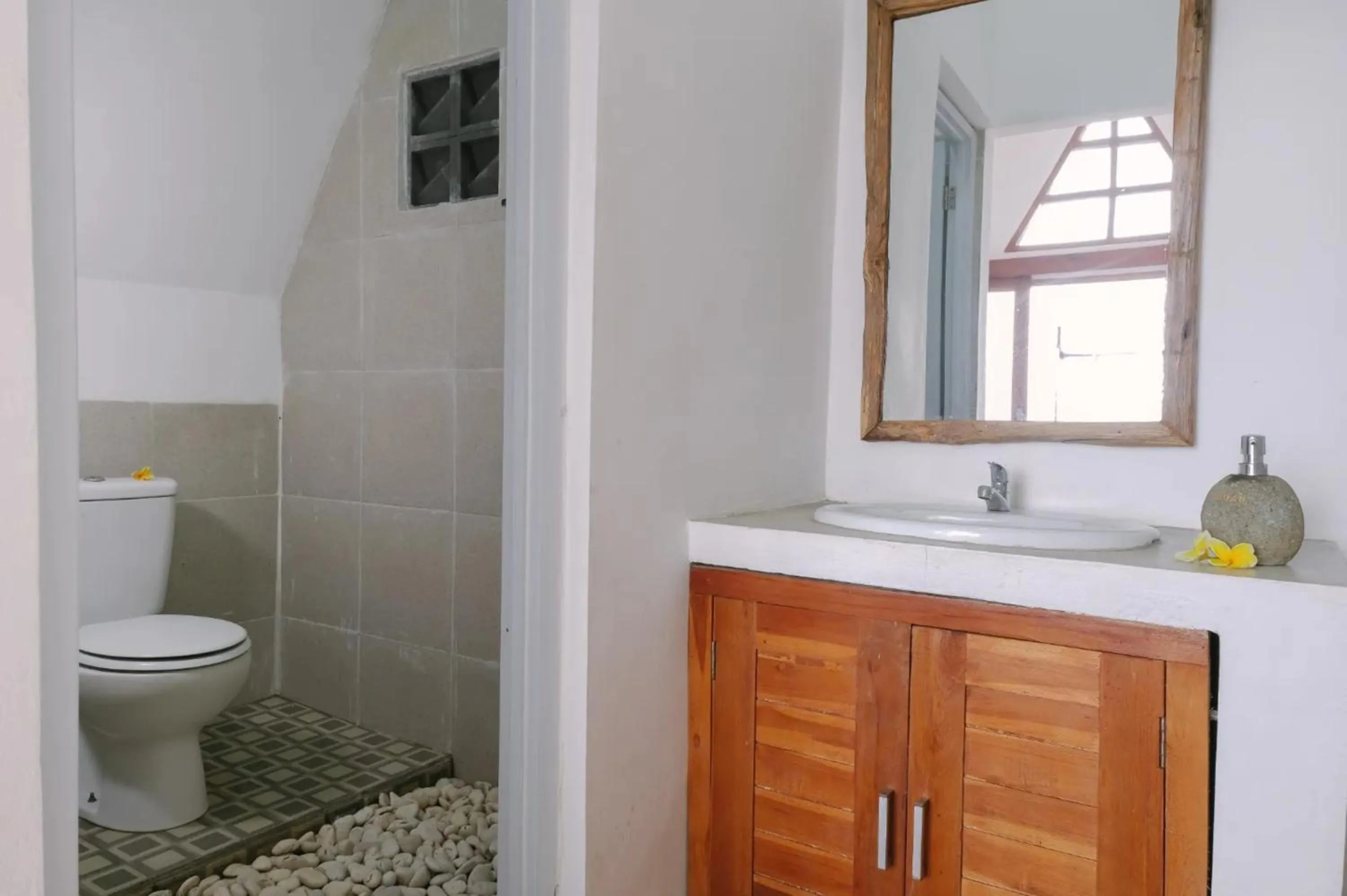 Bathroom in Popitan Garden Campground & Glamping Bedugul