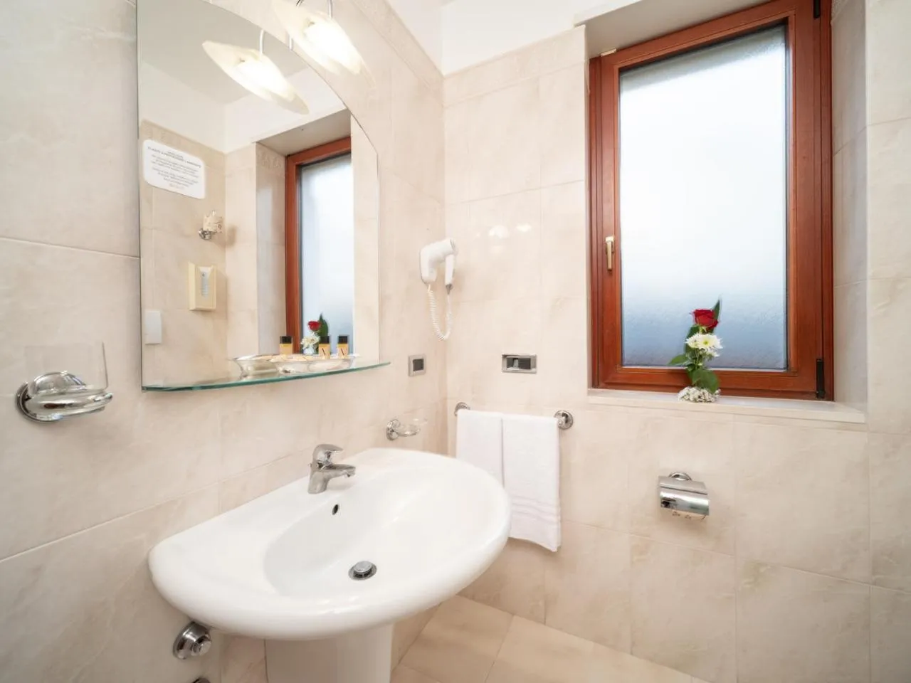 Bathroom in Hotel SAN PIO