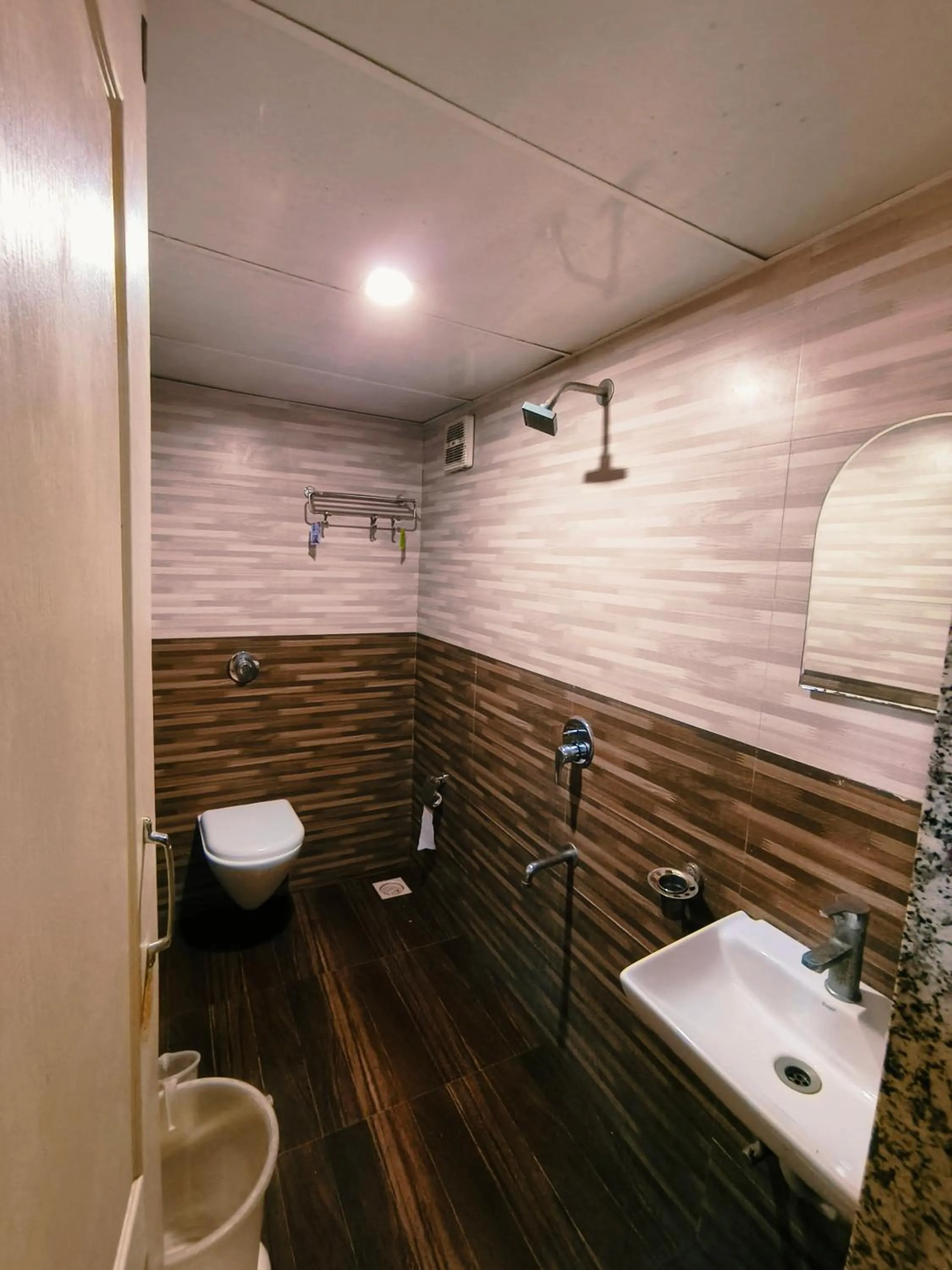 Bathroom in Apex Hotel